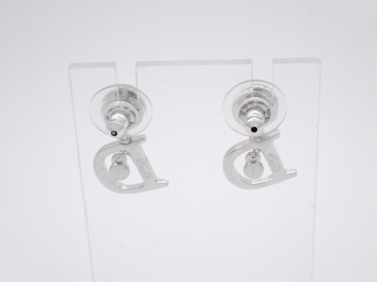 Other lines: Precious metals and earrings — view 2