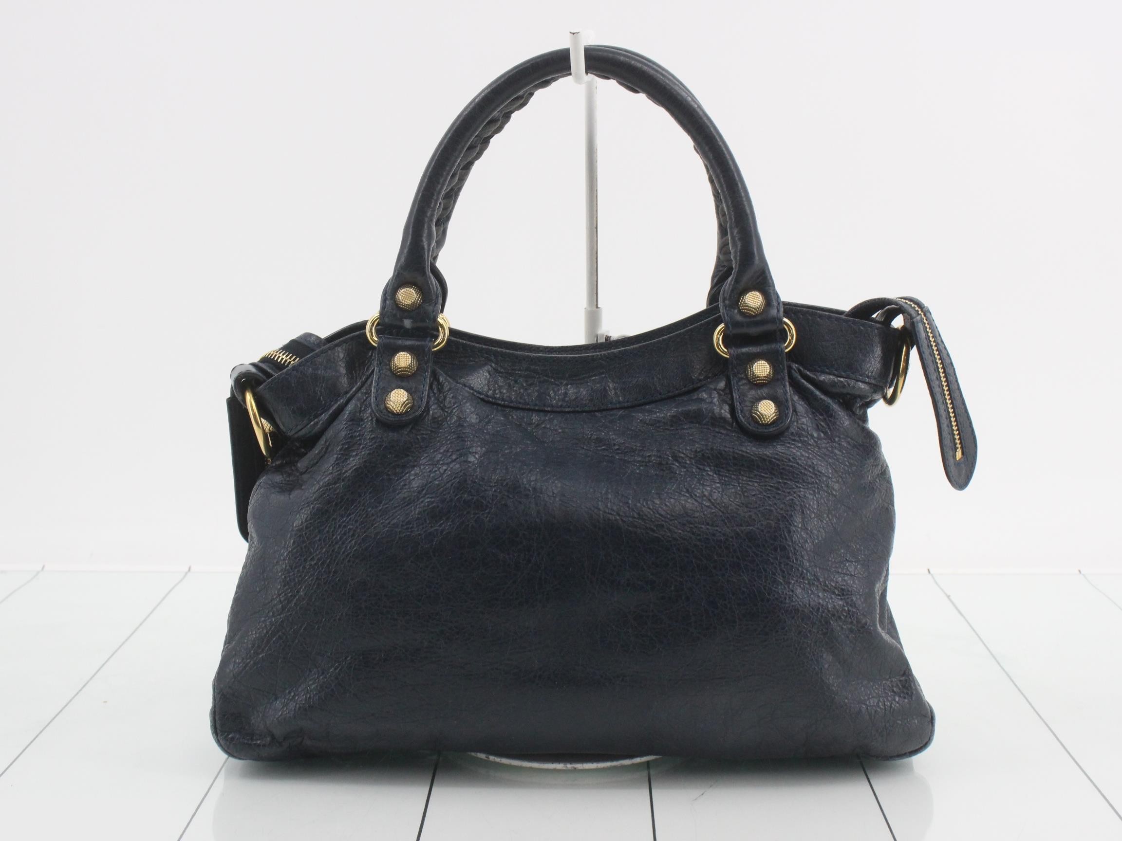 Classic handbag — view 2