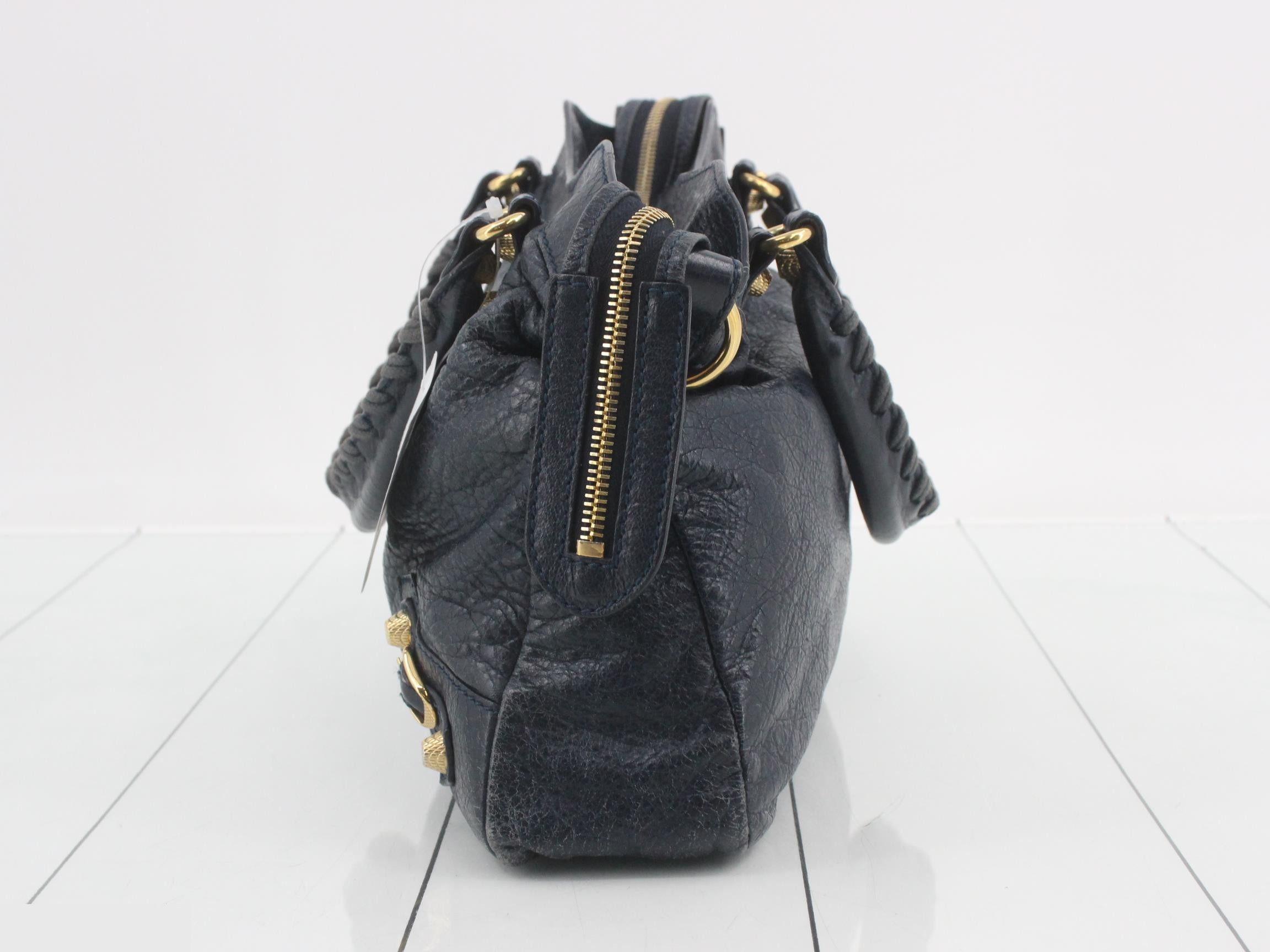 Classic handbag — view 3