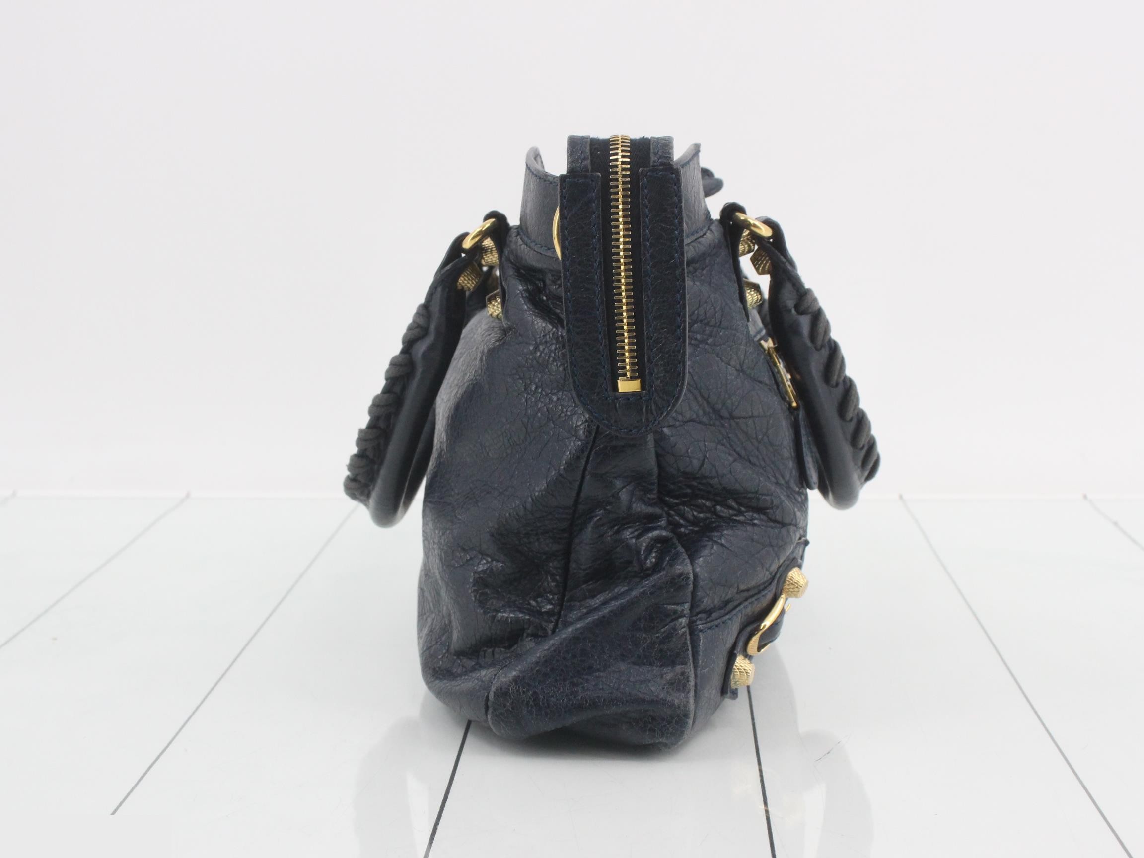 Classic handbag — view 4