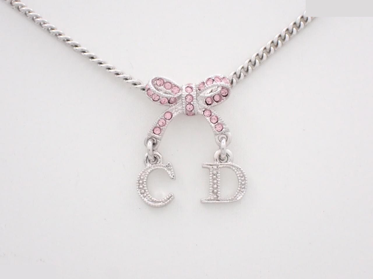 necklace, chain approximately 40cm