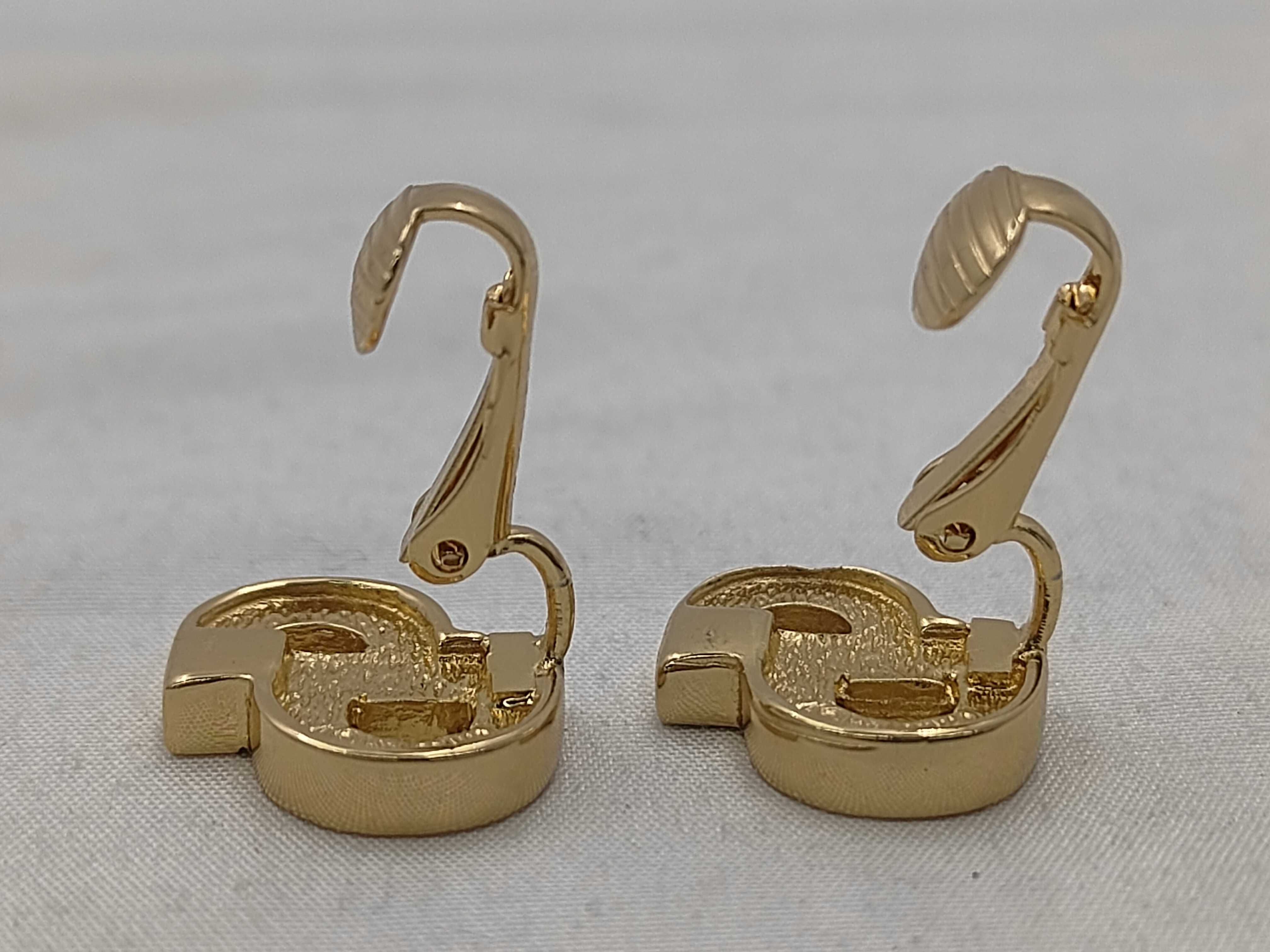 Earrings — view 3