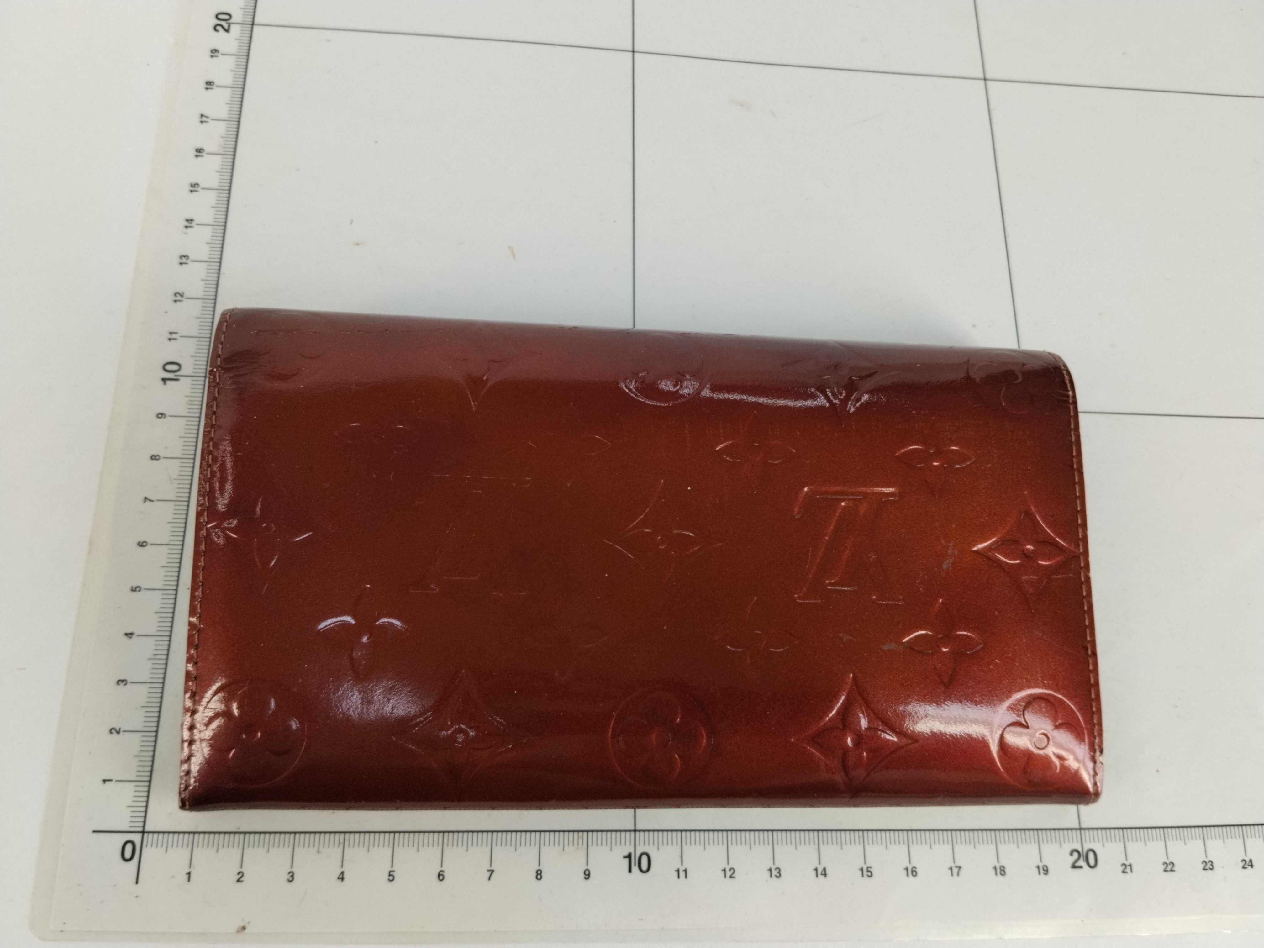 Vernis Louis Vuitton Vernis Portefeuille Sarah TH1002 Wallet — view 2