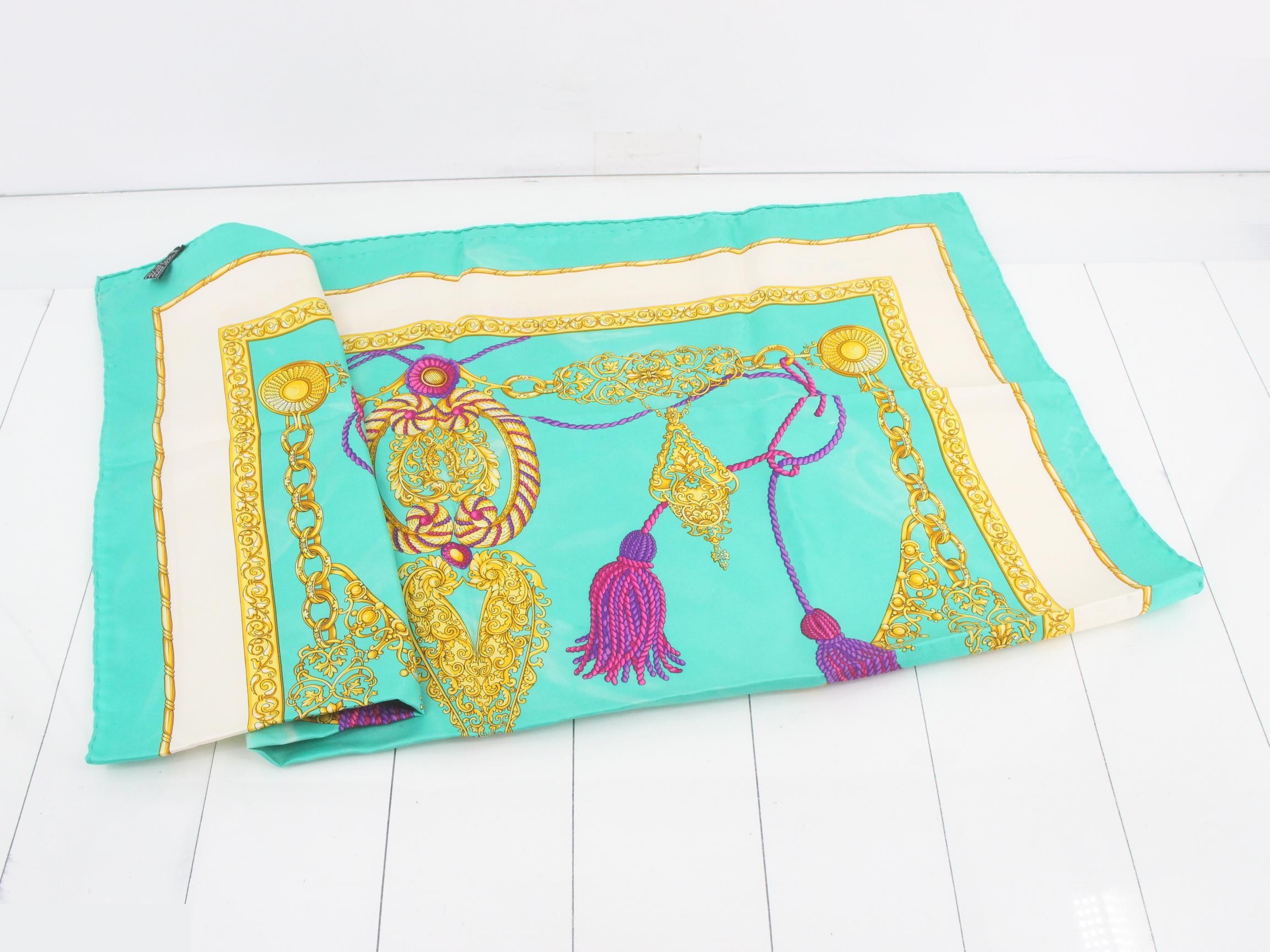Other lines: Small items, accessories, scarves — view 3
