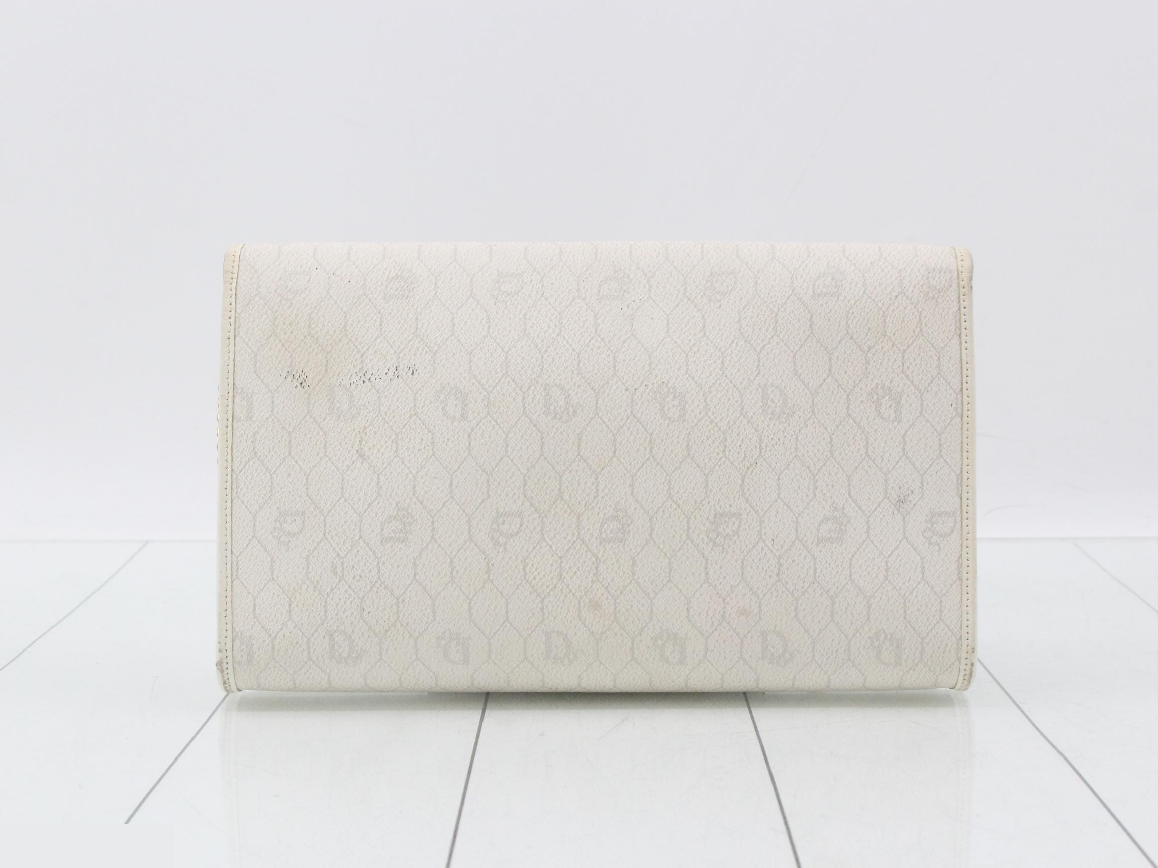 Other lines: Bags - Chain shoulder bag - Honeycomb pattern - White — view 2