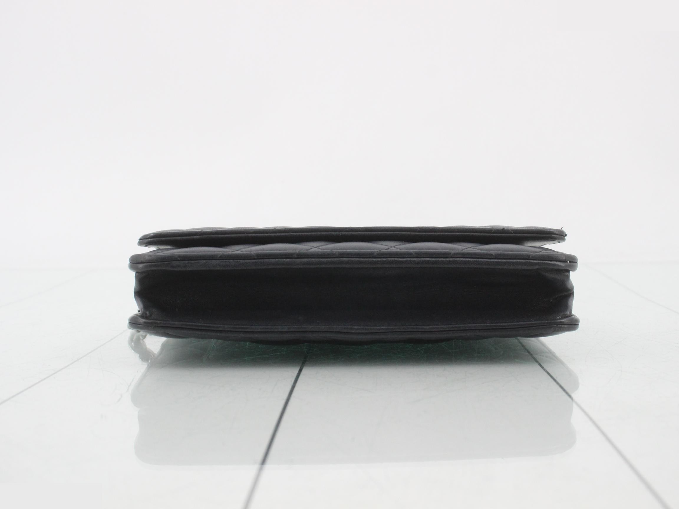 Chain wallet with IC plate — view 3