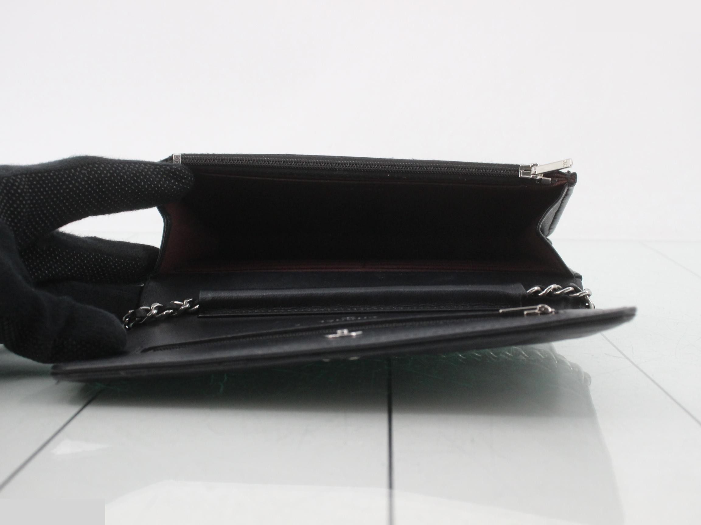 Chain wallet with IC plate — view 4