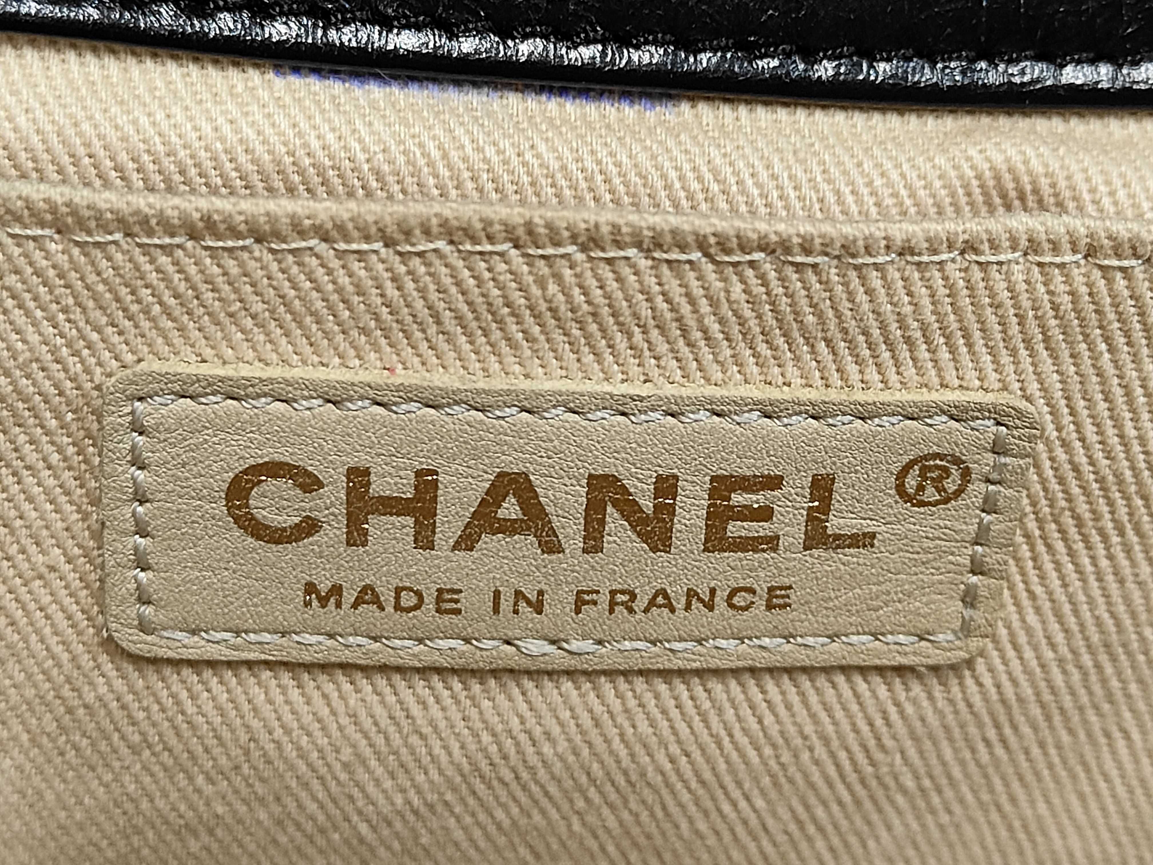 Boy Chanel 25 Gold Hardware Vintage Calfskin Chain Shoulder Bag, Serial Number 17 Series, Black Shoulder Bag — view 7