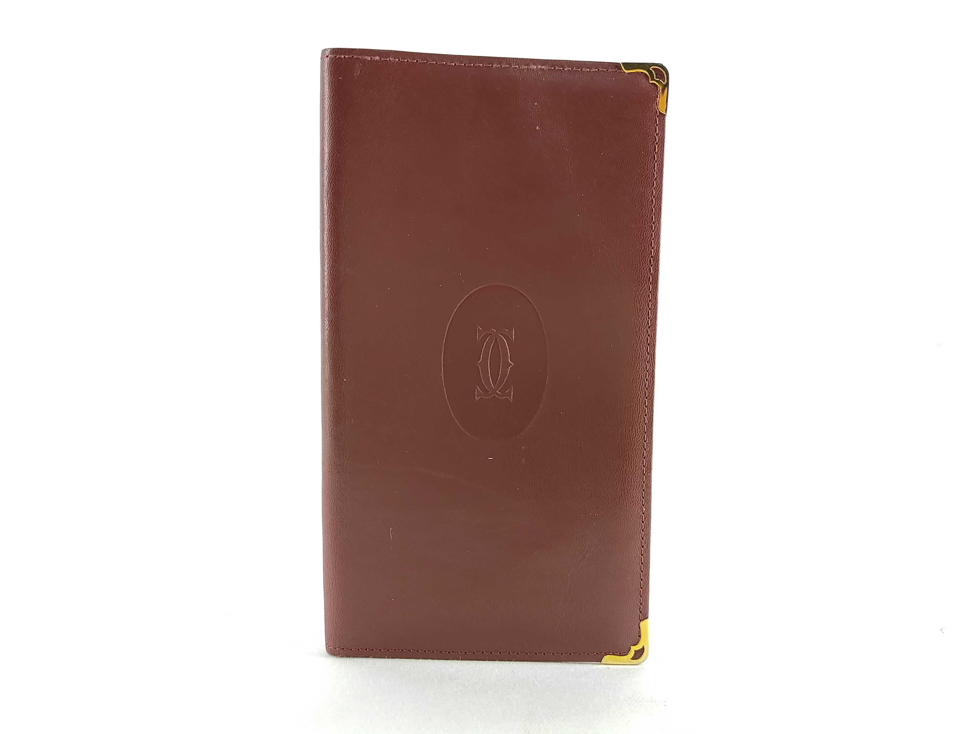 Must line wallet/billfold