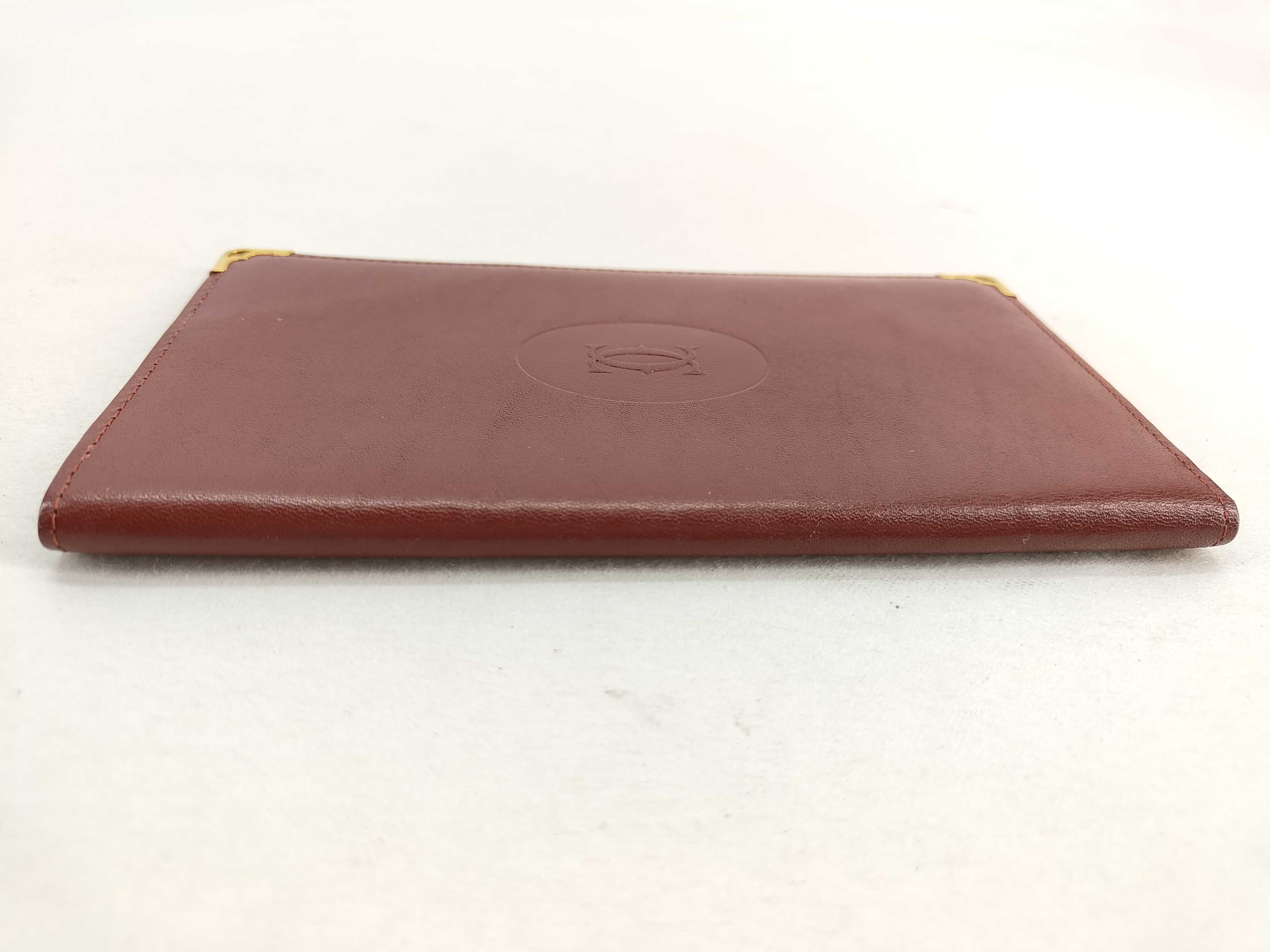 Must line wallet/billfold — view 14