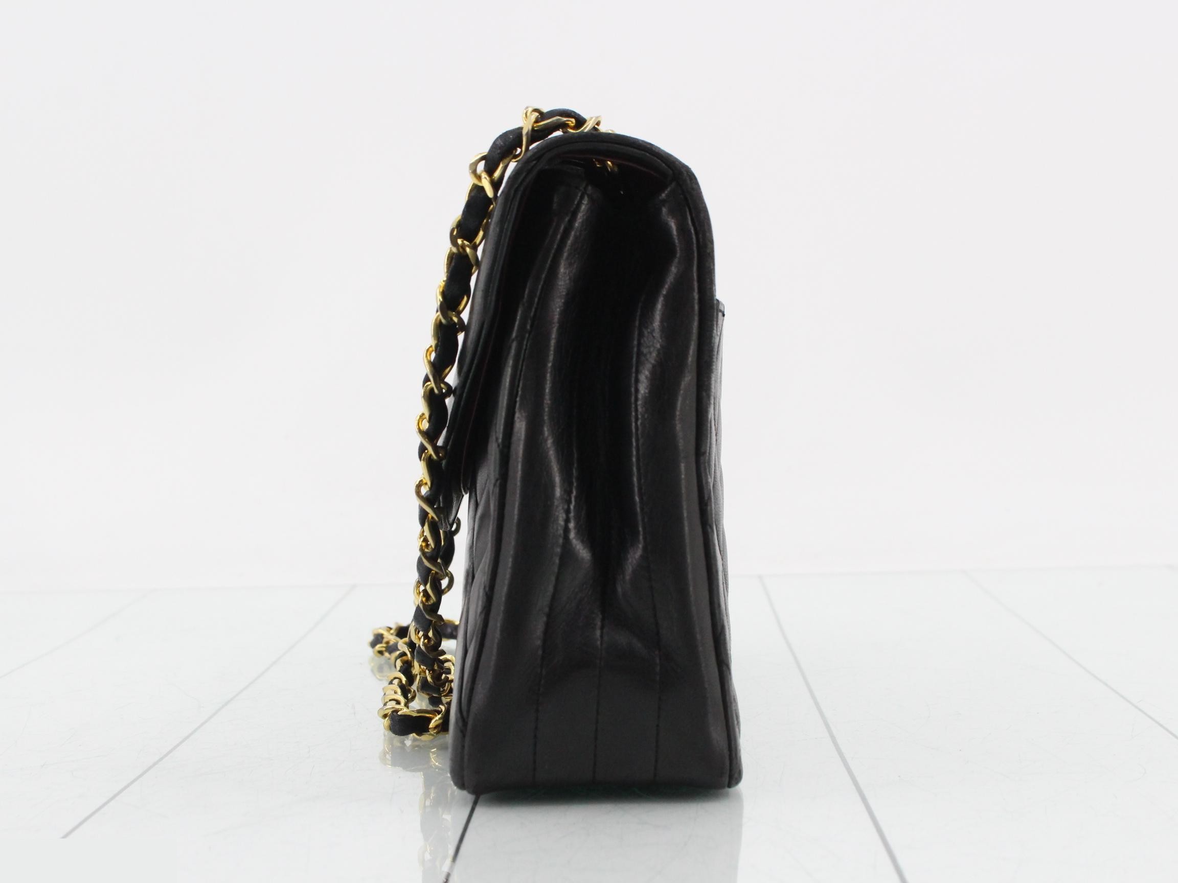 Matelassé (bag) - Shoulder bag — view 3