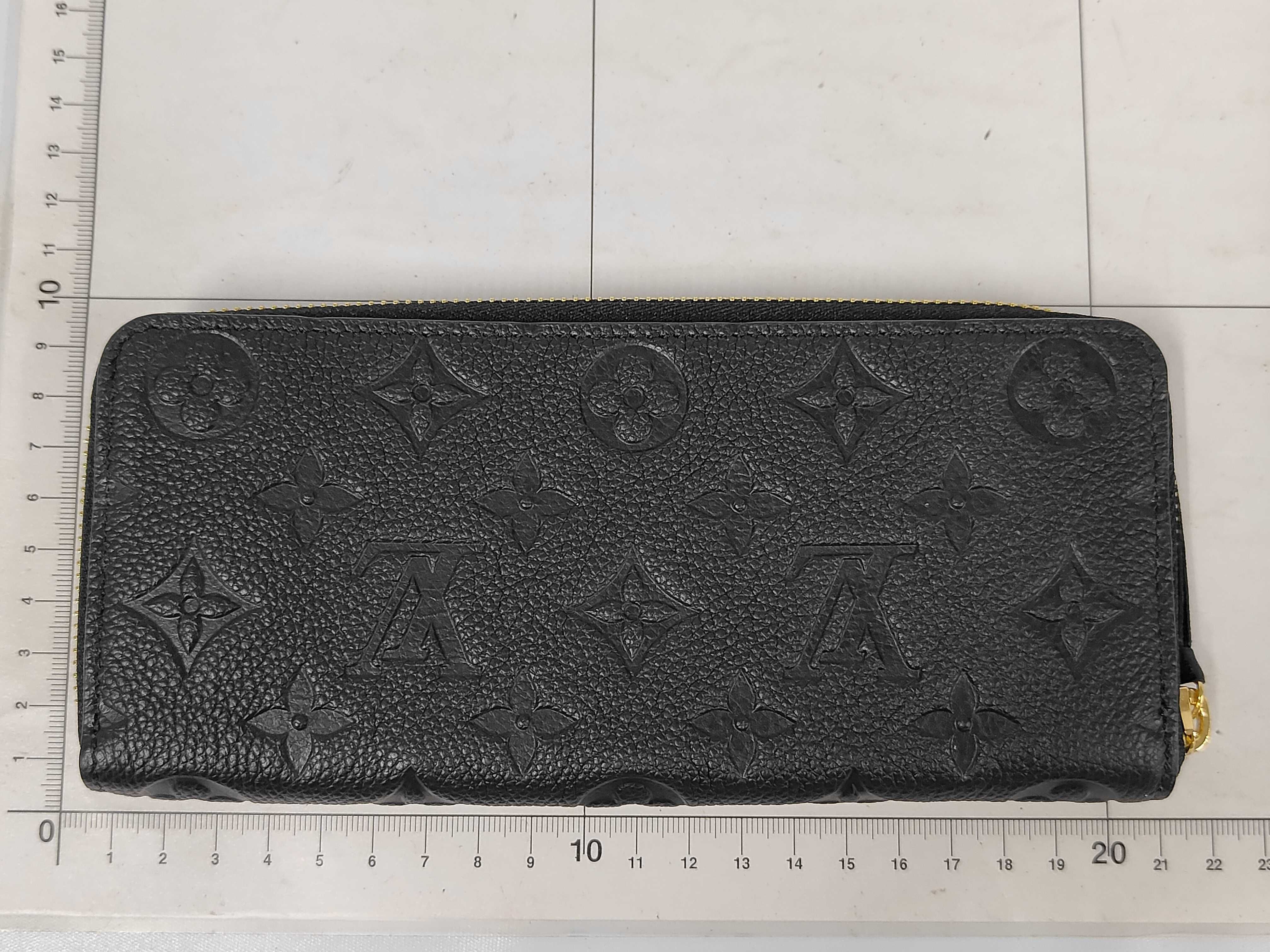 LV wallet — view 2