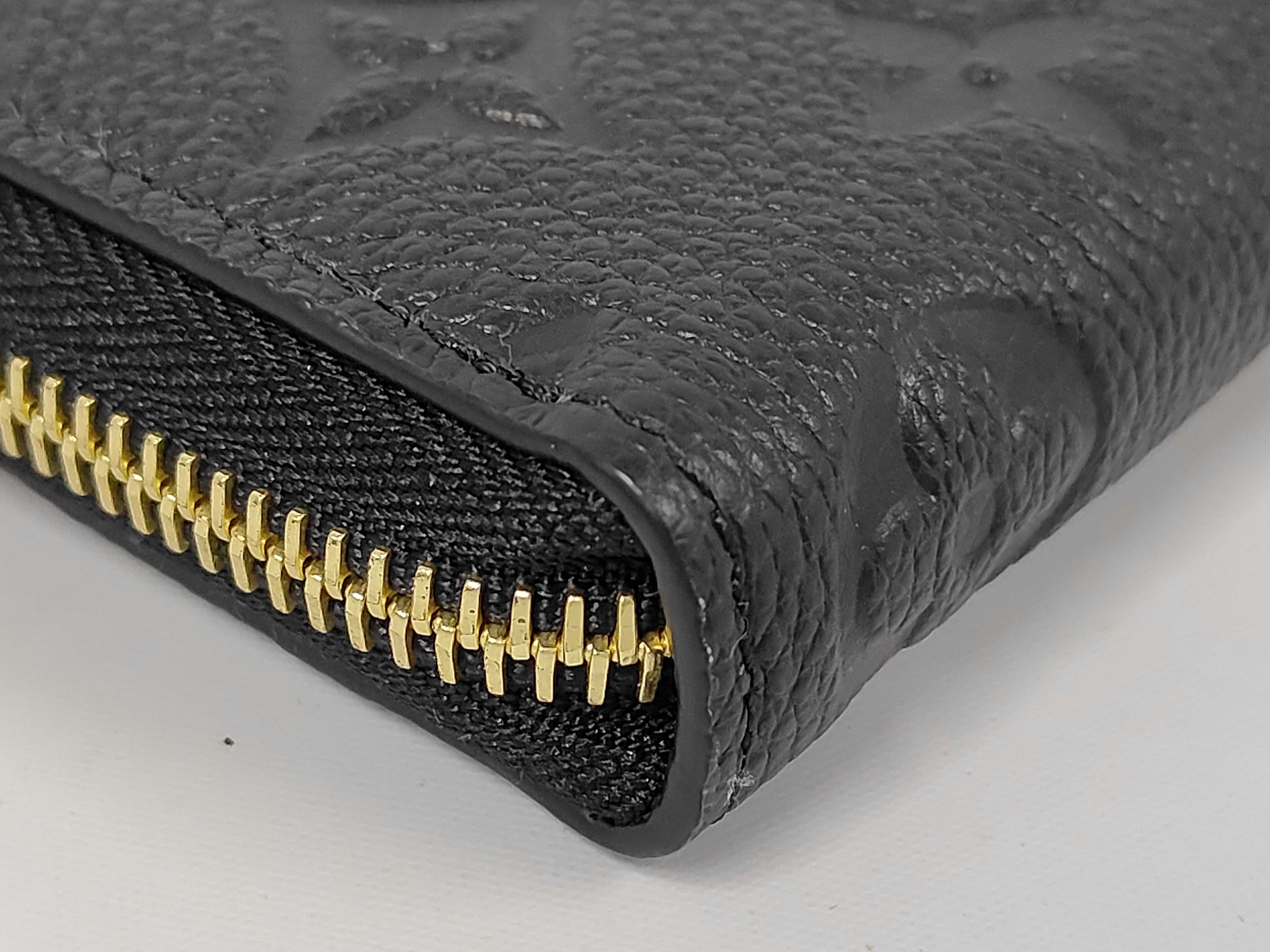 LV wallet — view 3