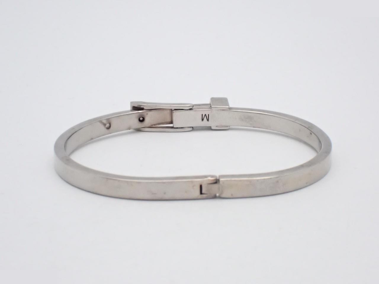 Other lines: Precious metal bracelets and bangles (metal), wrist circumference approximately 18 cm. — view 2