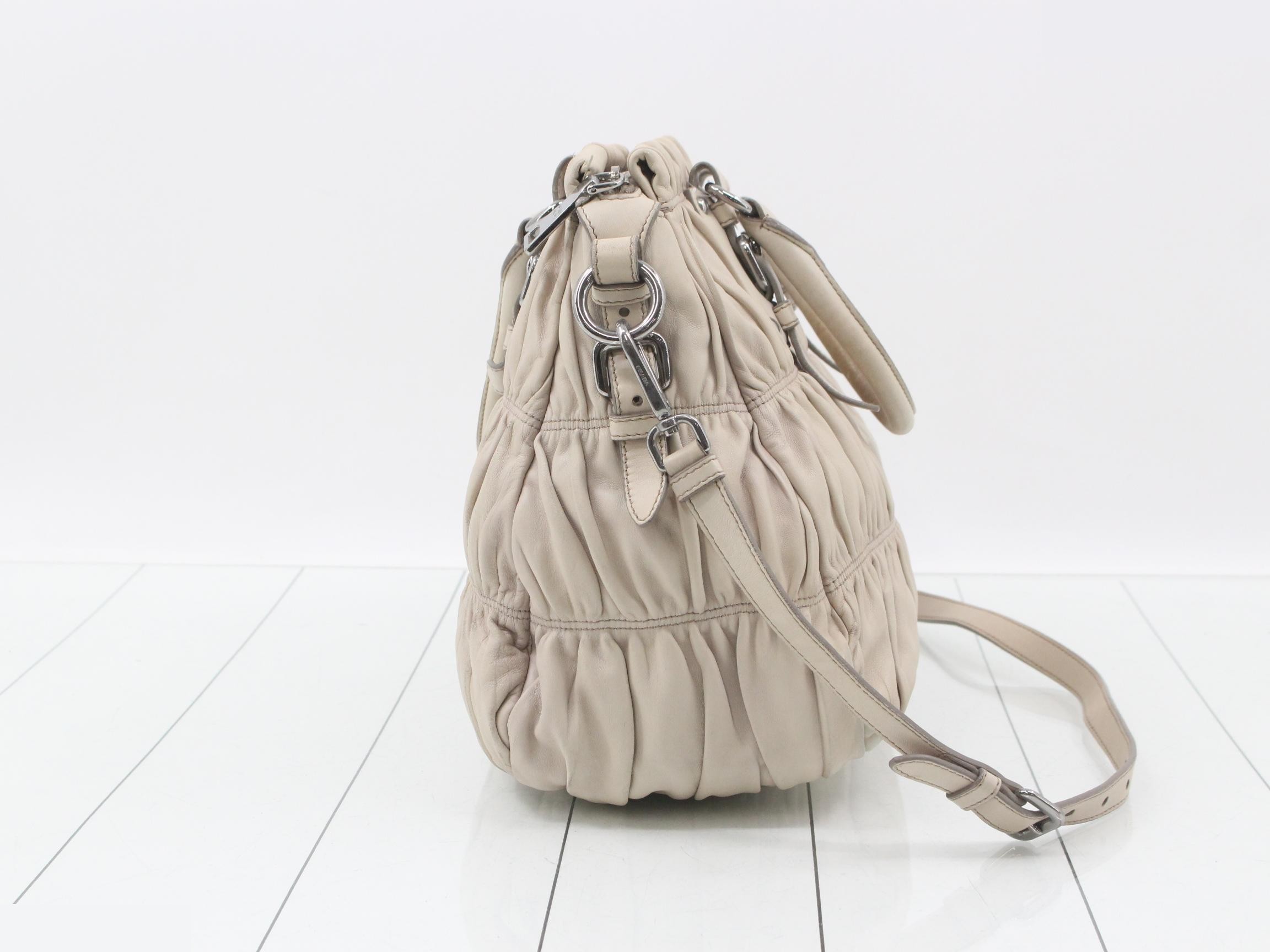 Leather 2-way handbag, beige, silver hardware, with shoulder strap. — view 4