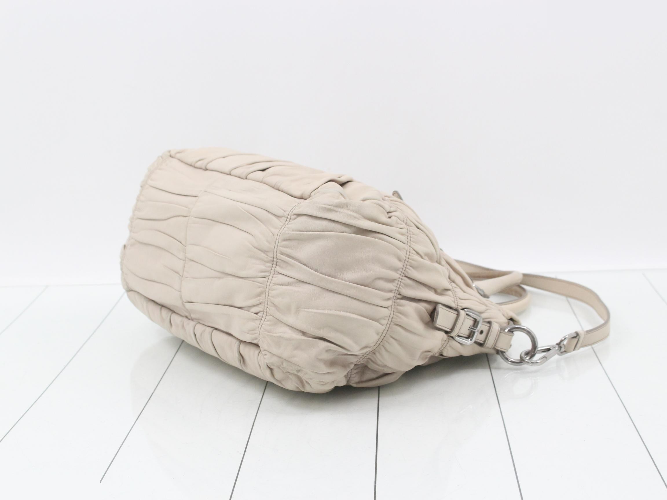Leather 2-way handbag, beige, silver hardware, with shoulder strap. — view 6