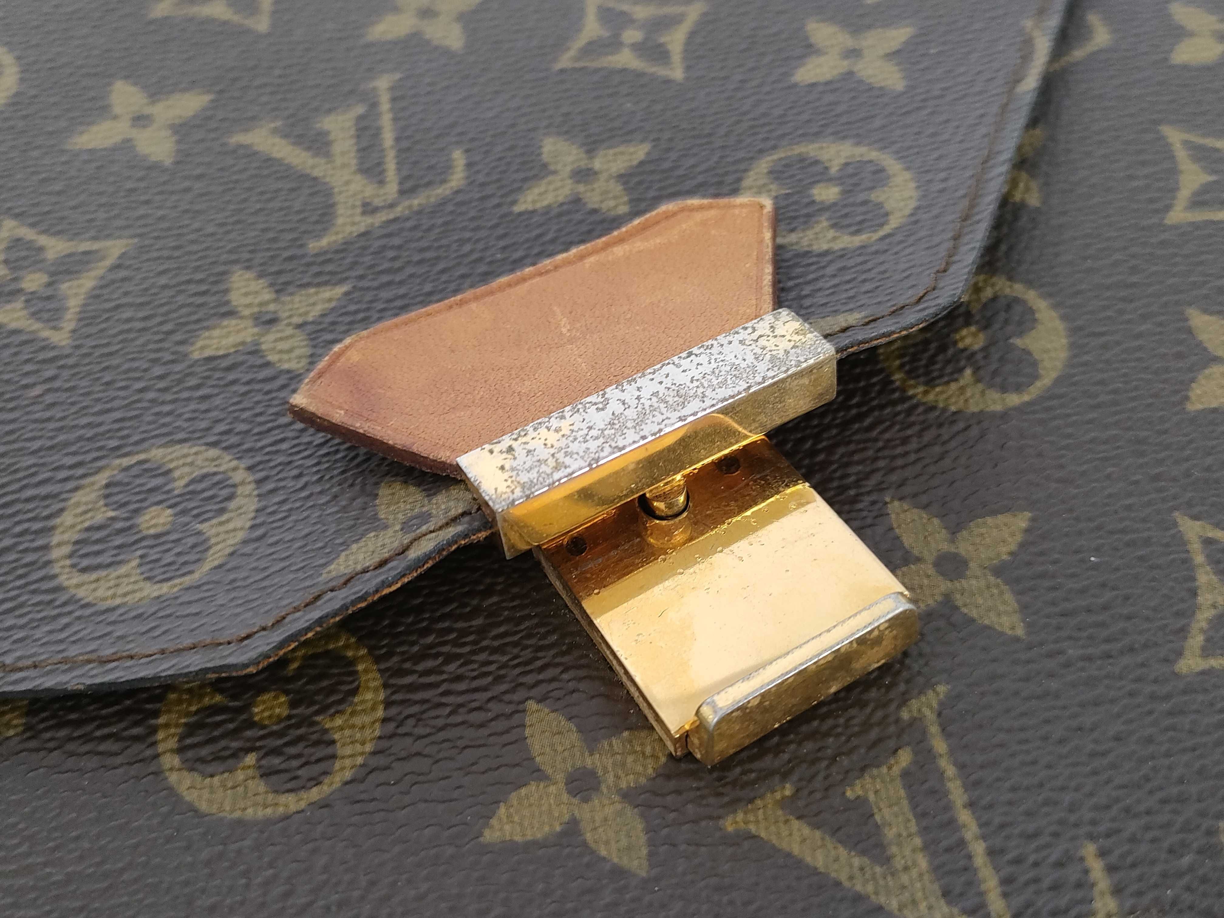 Monogram Vuitton Pochette Plate M53525 841 Clutch Bag — view 9