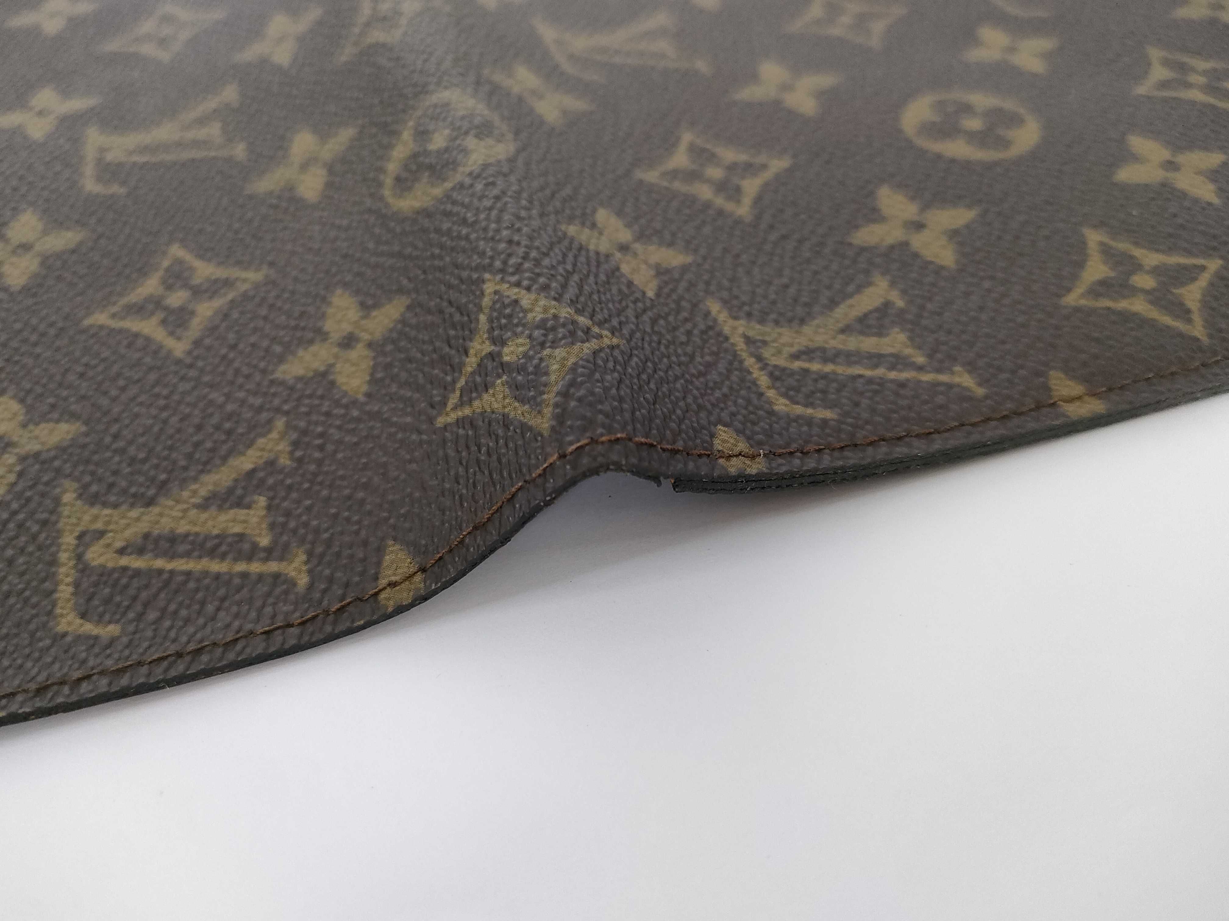 Monogram Vuitton Pochette Plate M53525 841 Clutch Bag — view 10