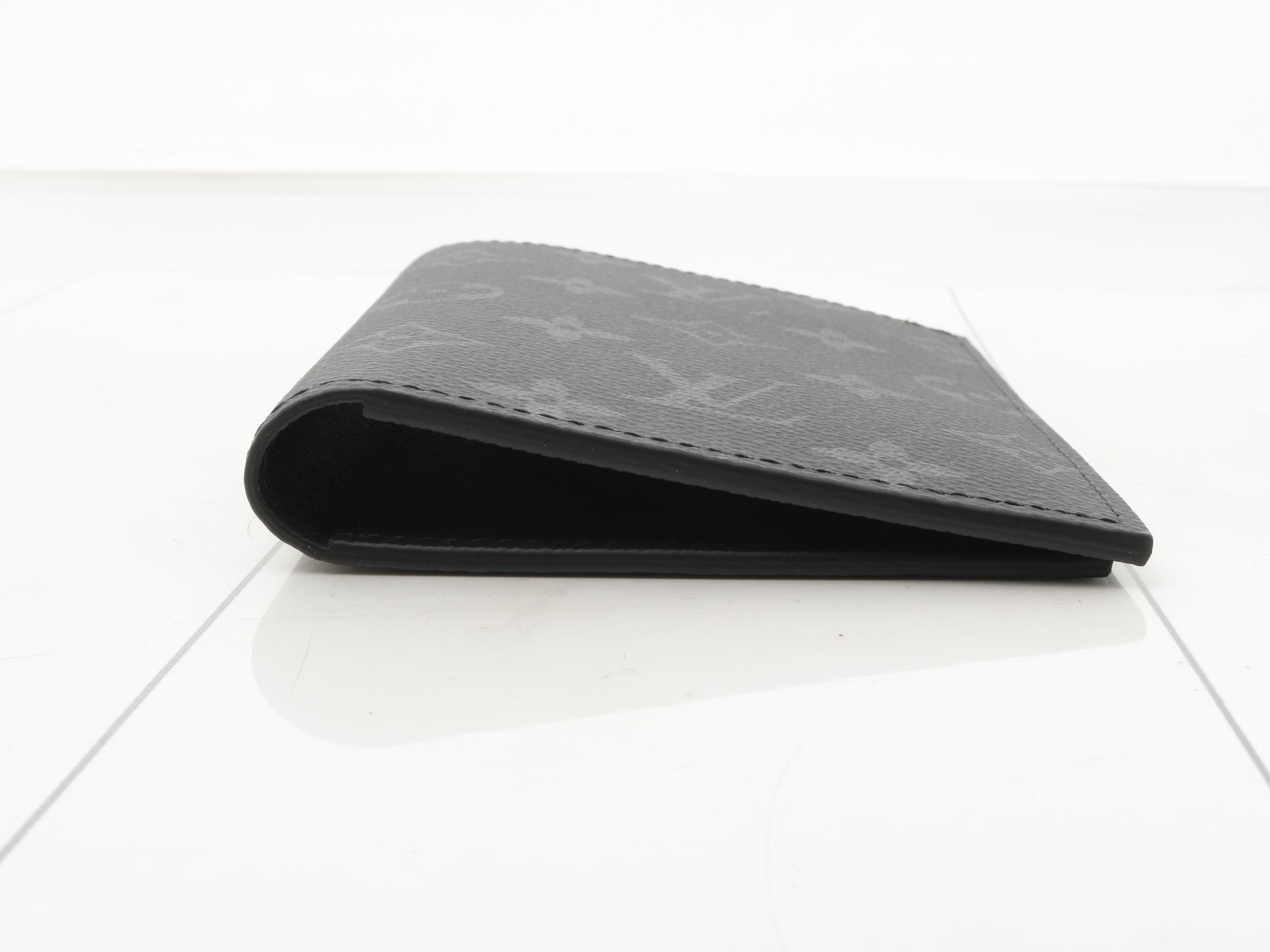 Couverture Passeport — view 3