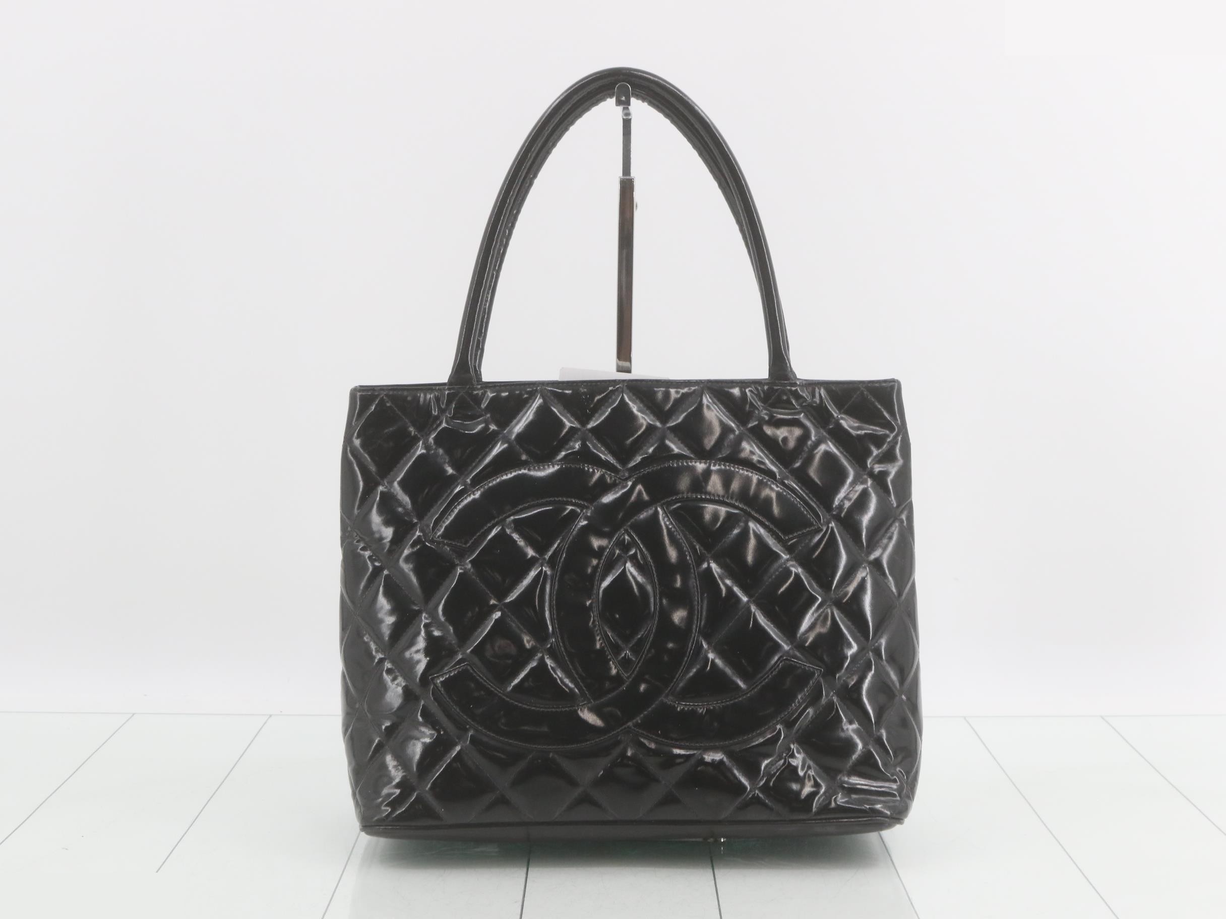 Enamel (bag) Patent leather reissue tote bag