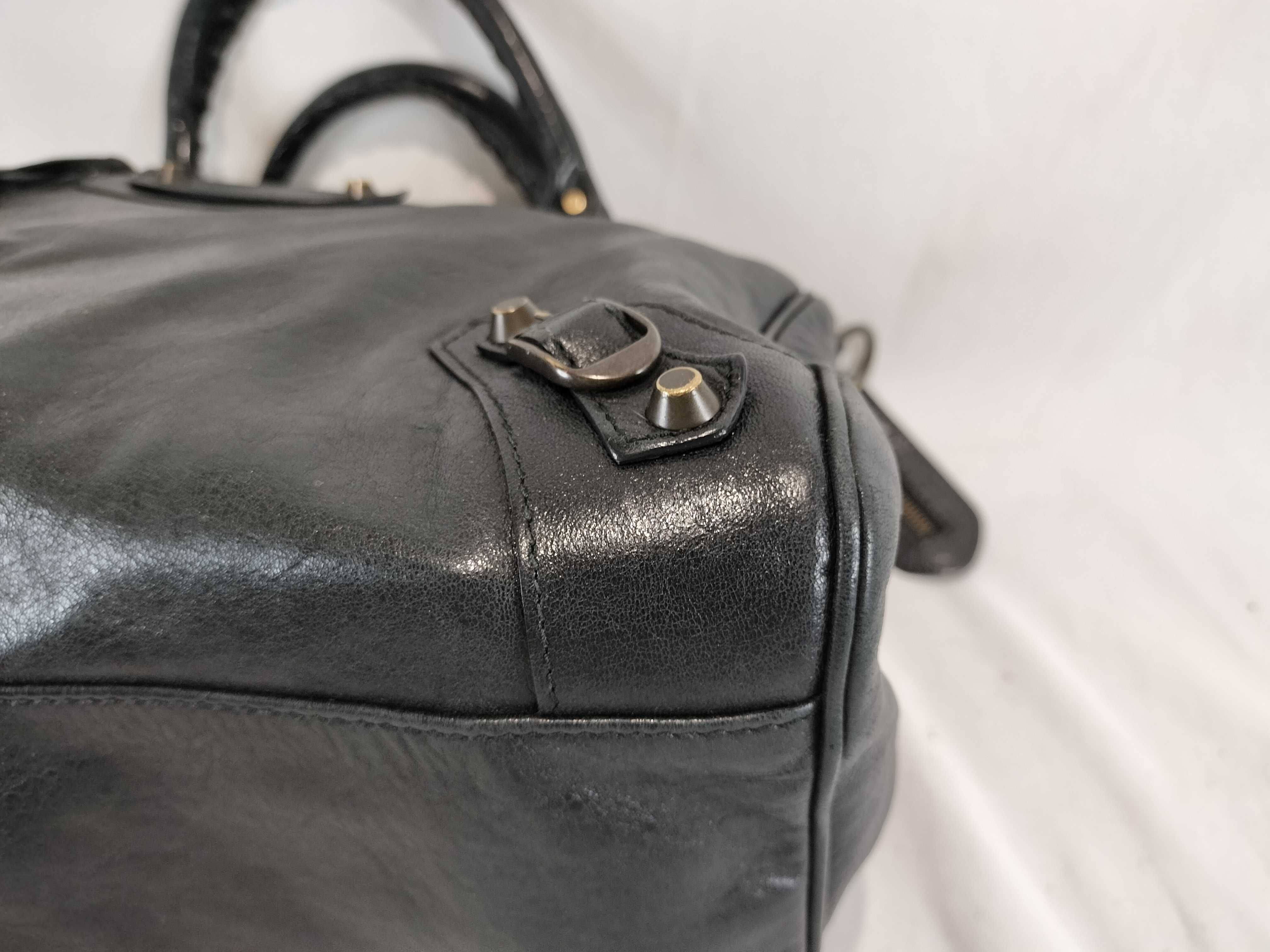 Classic Velo Medium 2-Way Handbag — view 6