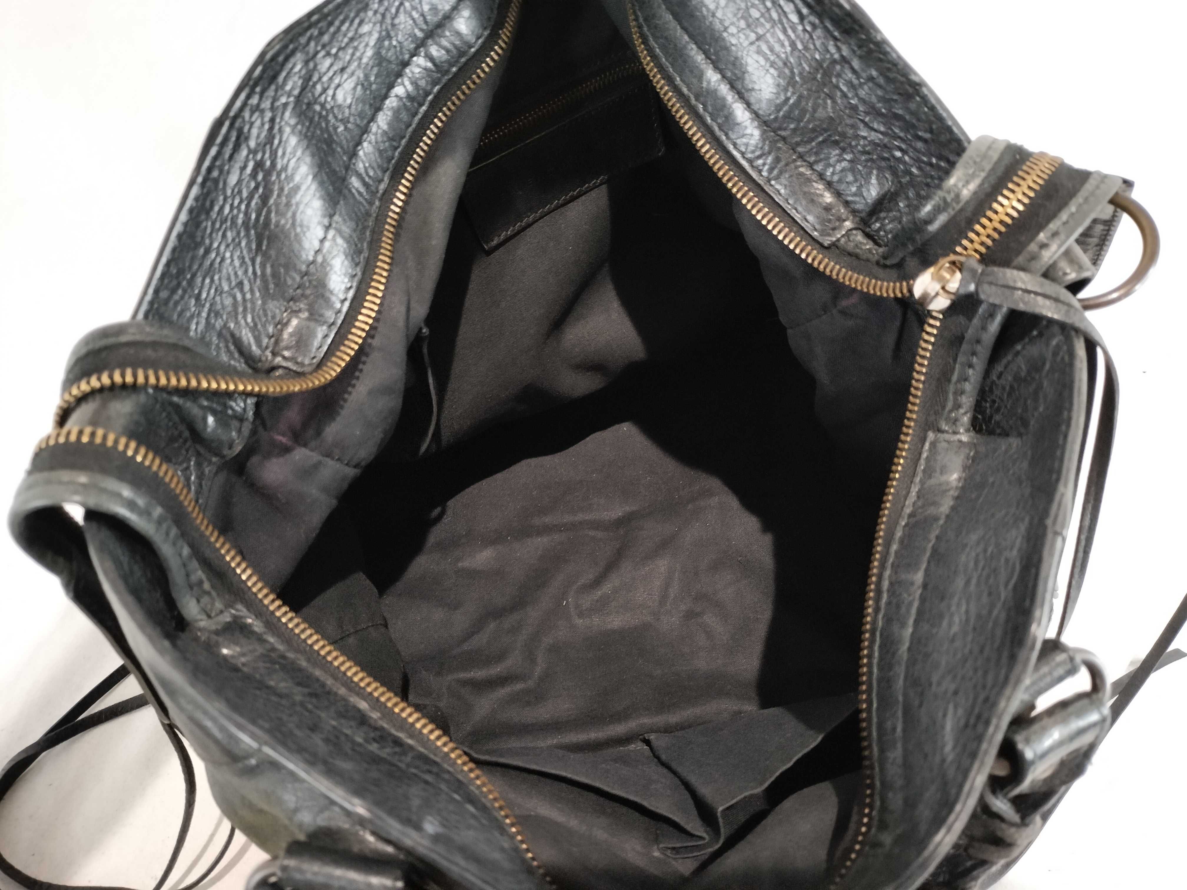 Classic Velo Medium 2-Way Handbag — view 9