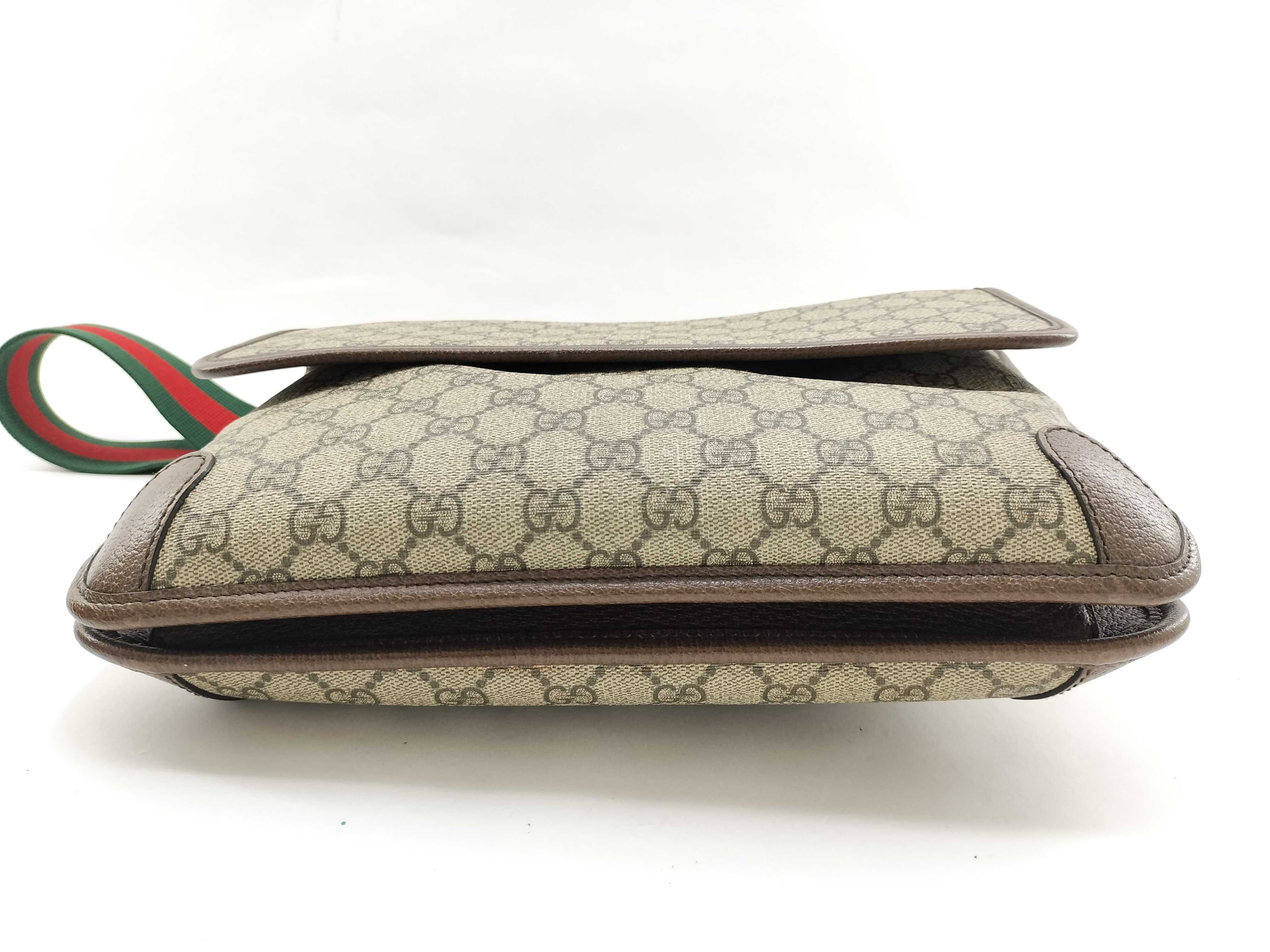 GG Supreme Gucci Shoulder Bag — view 3