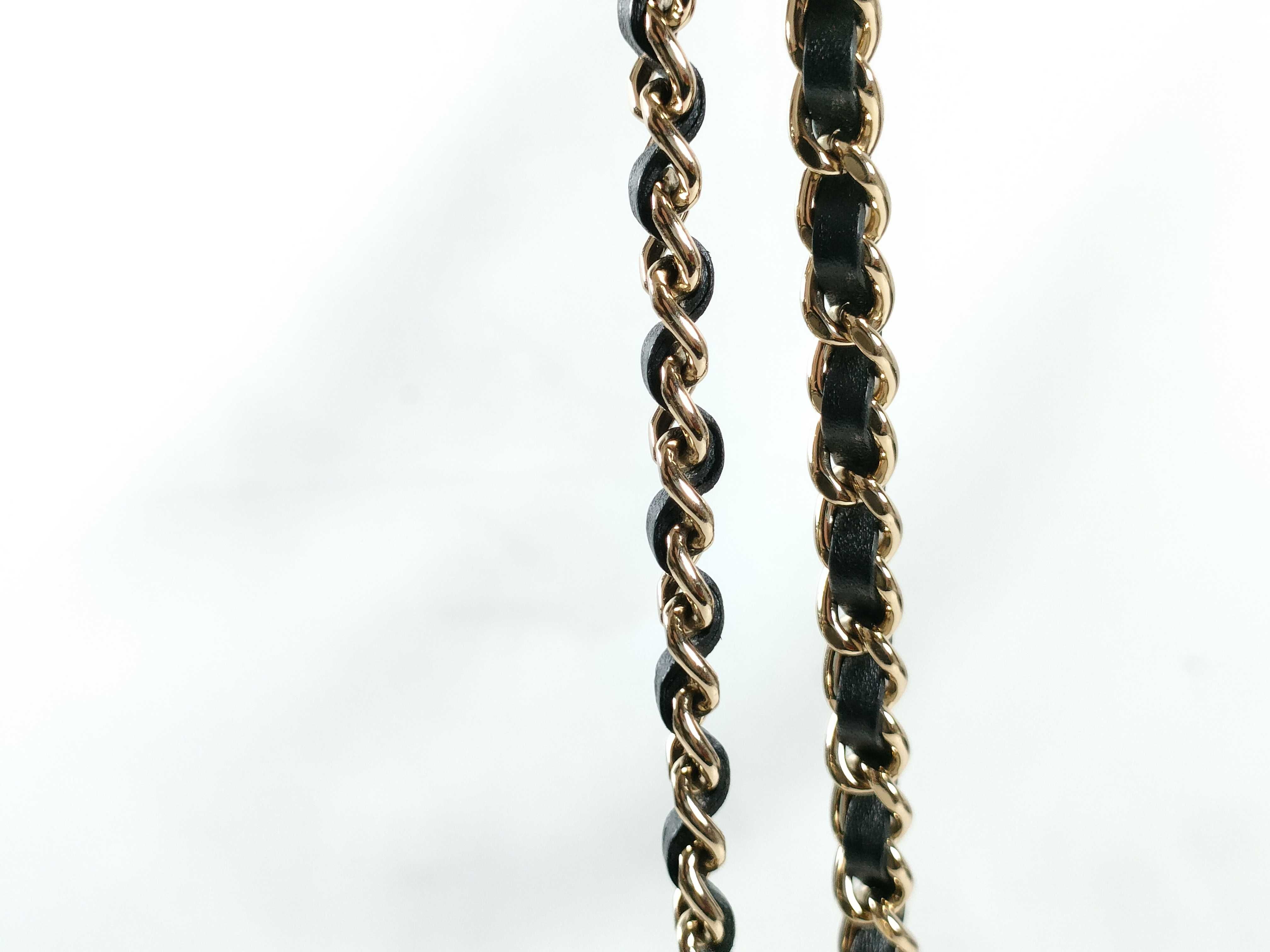 Caviar Skin CC Filigree Chain Wallet Shoulder Bag — view 4