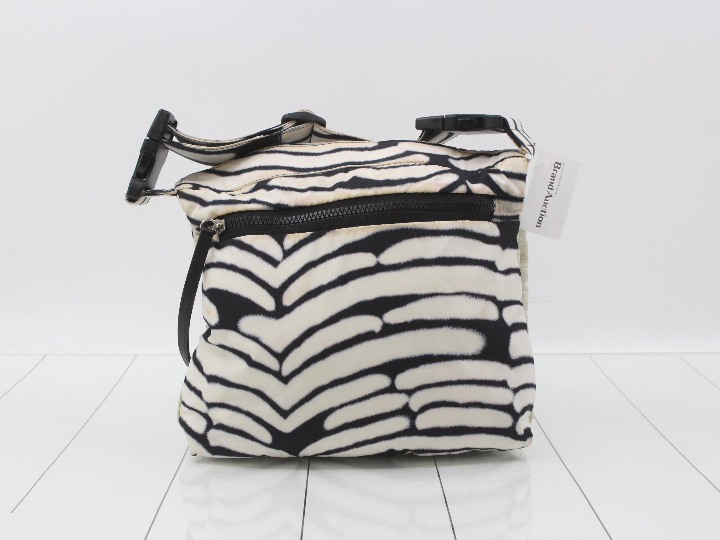 Sports line (bags) - Shoulder bag, reversible, zebra pattern, Coco mark — view 2