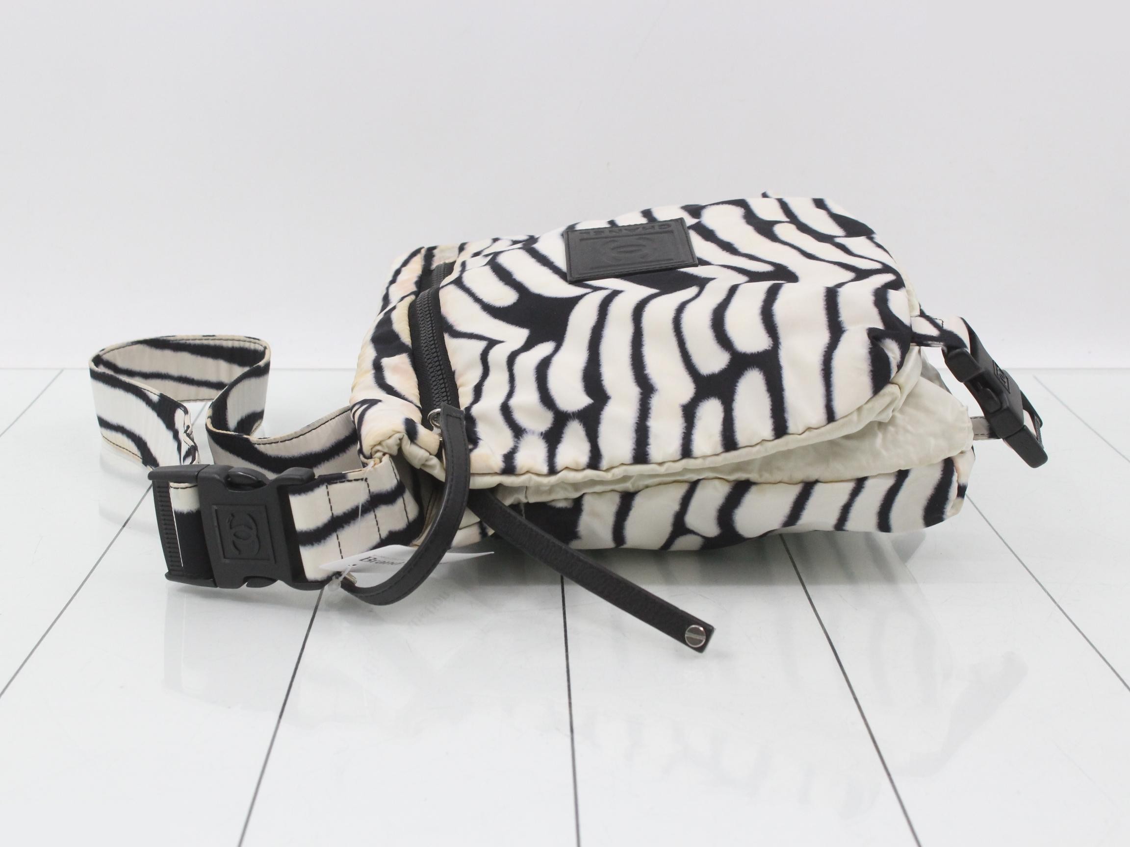 Sports line (bags) - Shoulder bag, reversible, zebra pattern, Coco mark — view 4