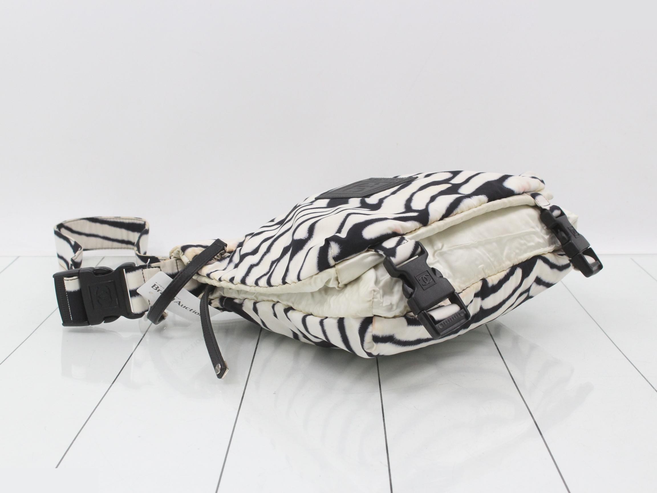 Sports line (bags) - Shoulder bag, reversible, zebra pattern, Coco mark — view 5