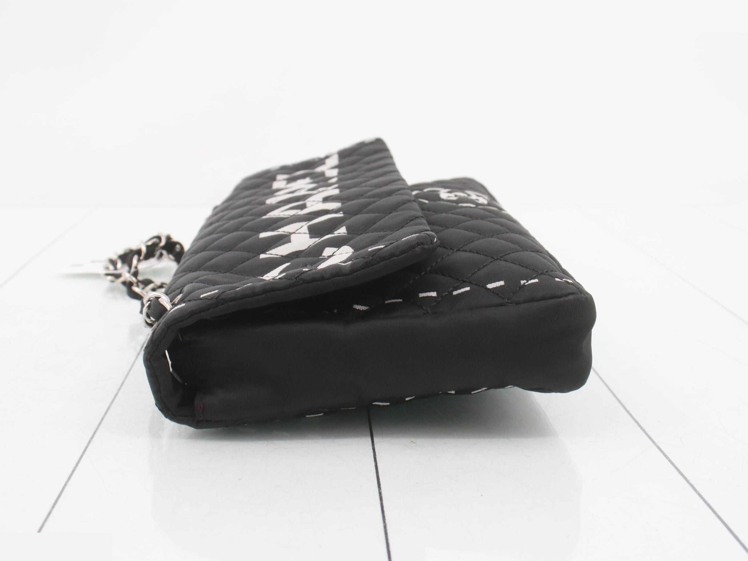Matelassé Nylon Logo Chain Shoulder Bag Seal — view 4