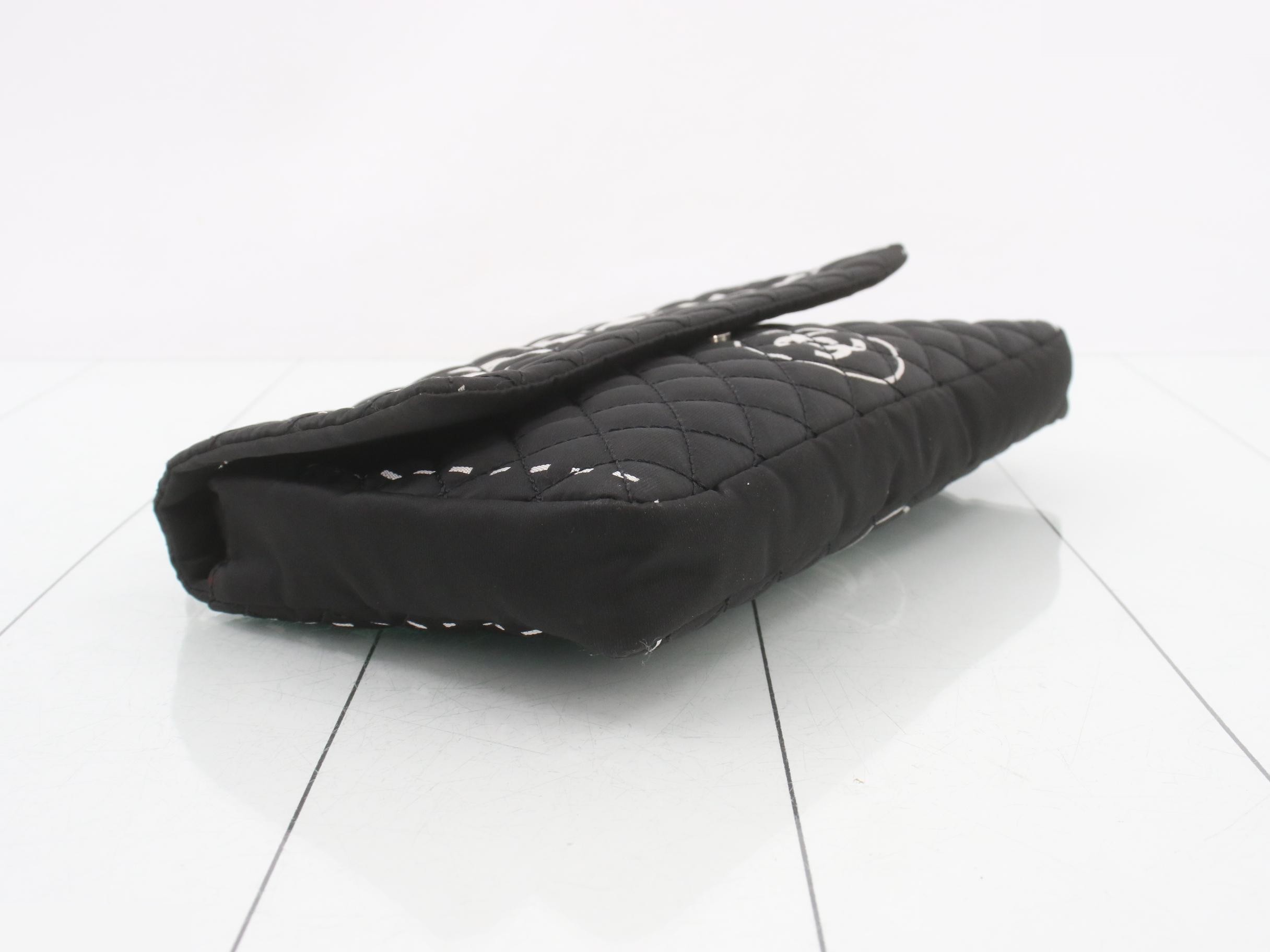 Matelassé Nylon Logo Chain Shoulder Bag Seal — view 5