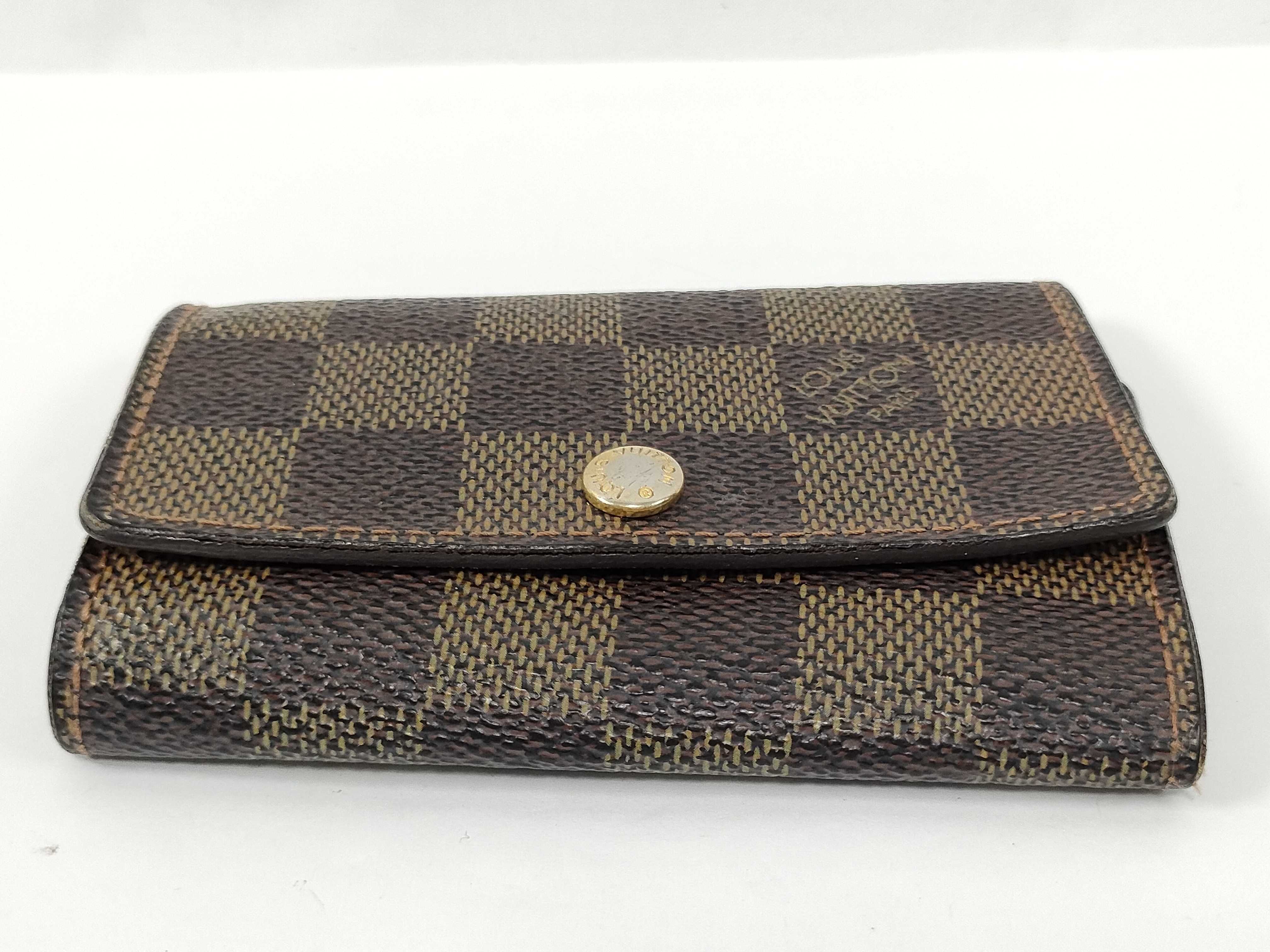 Damier Vuitton Key Case — view 3
