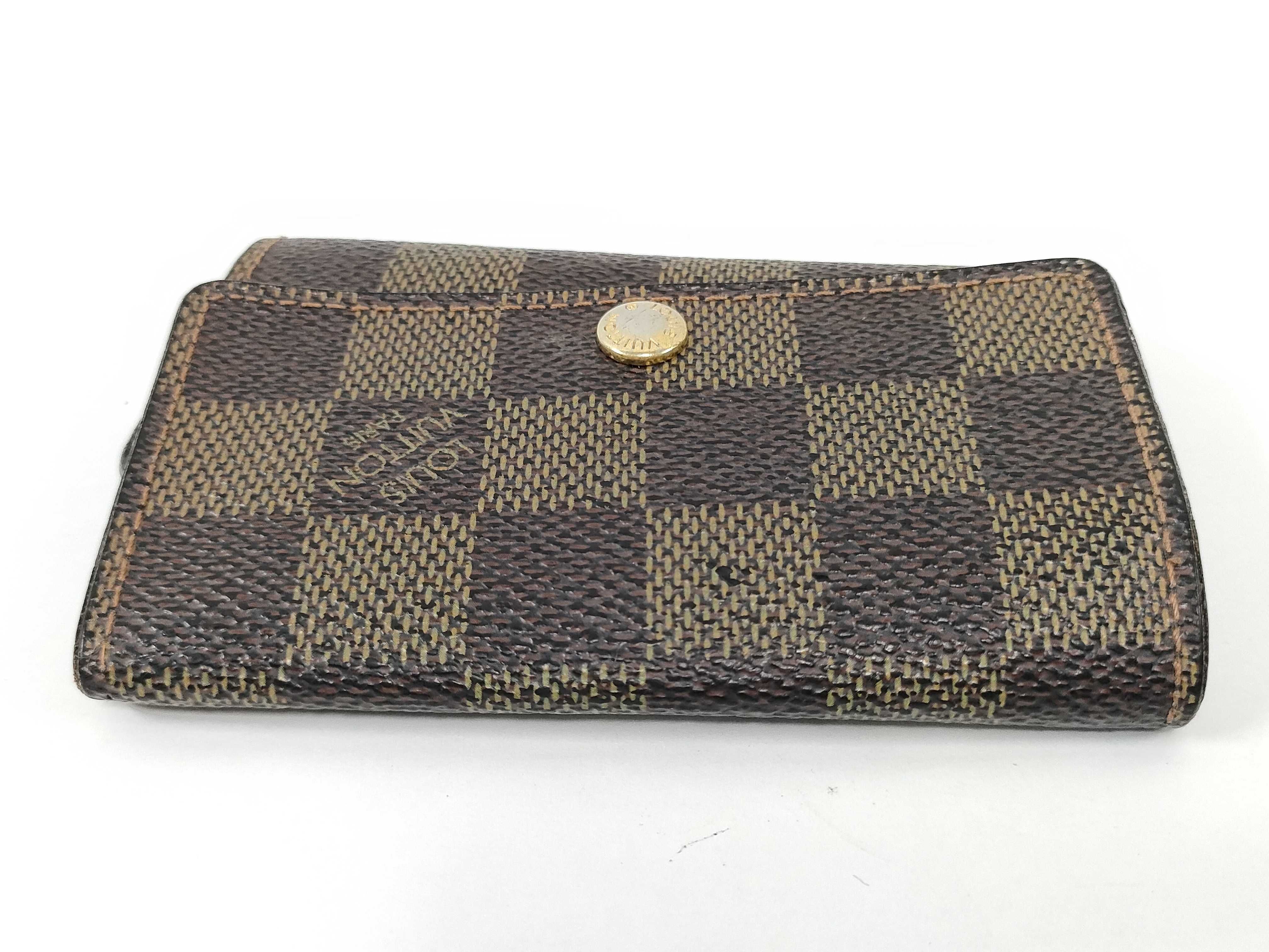 Damier Vuitton Key Case — view 6