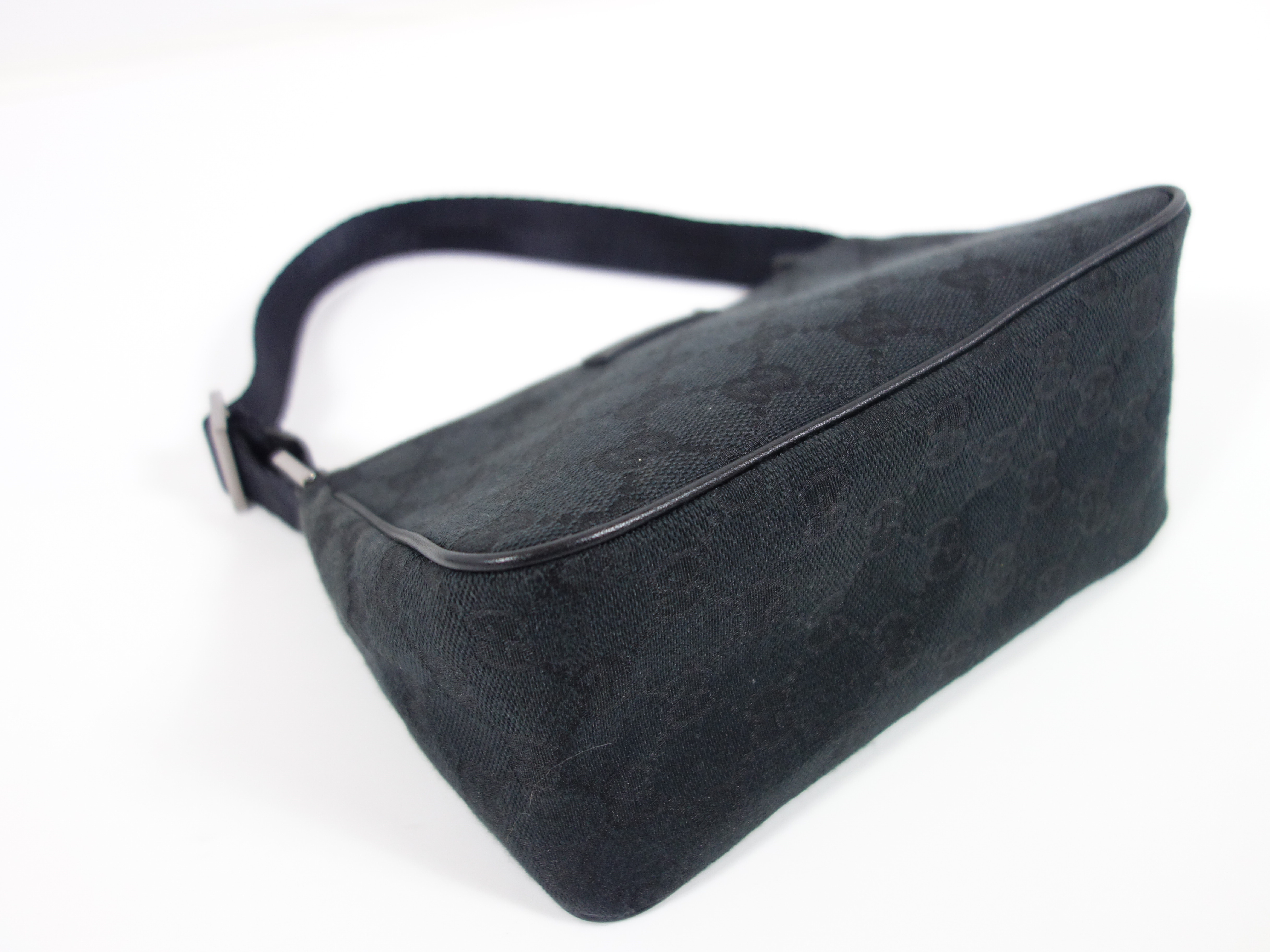 GG Canvas Shoulder Bag — view 5