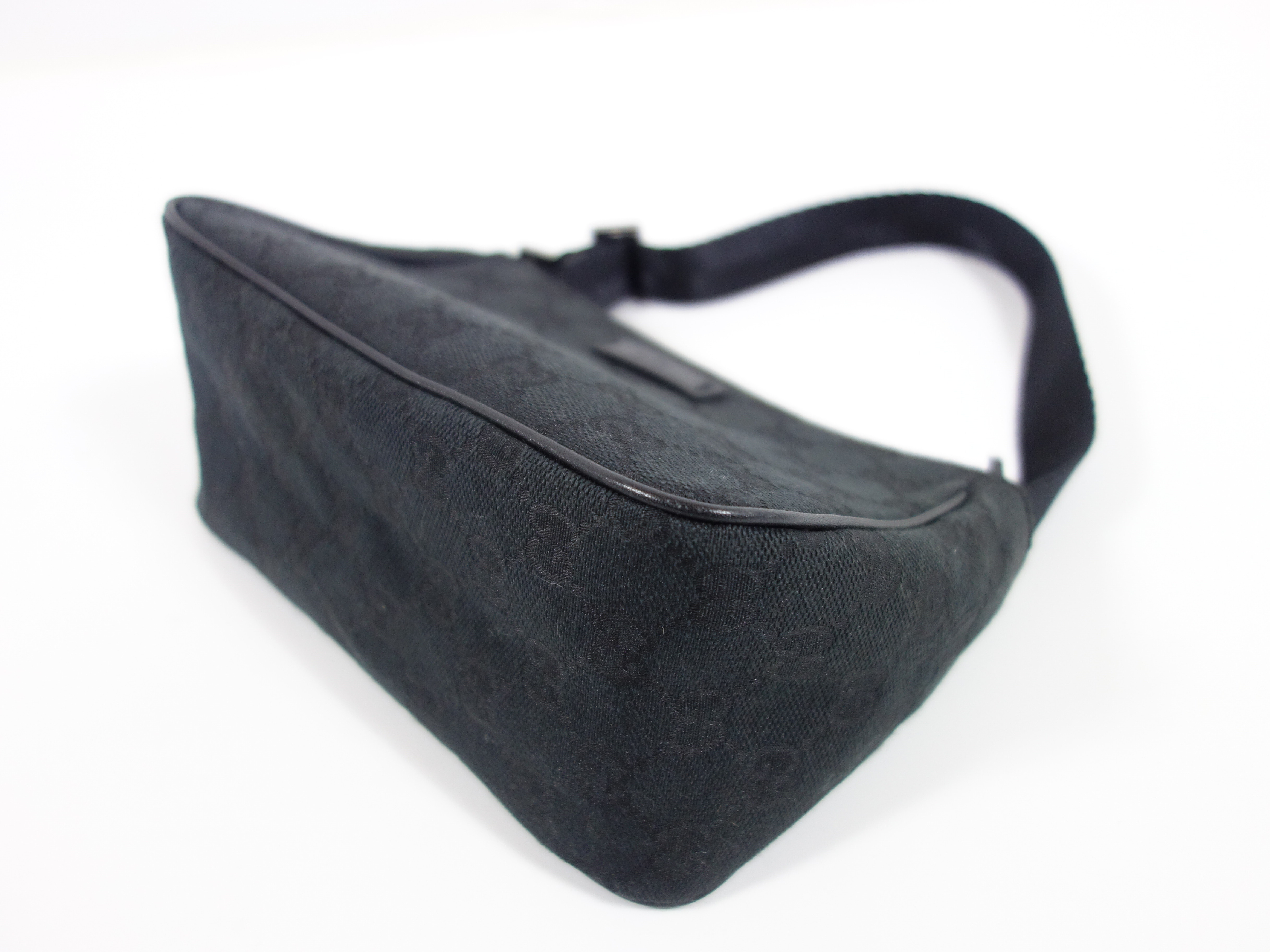 GG Canvas Shoulder Bag — view 6