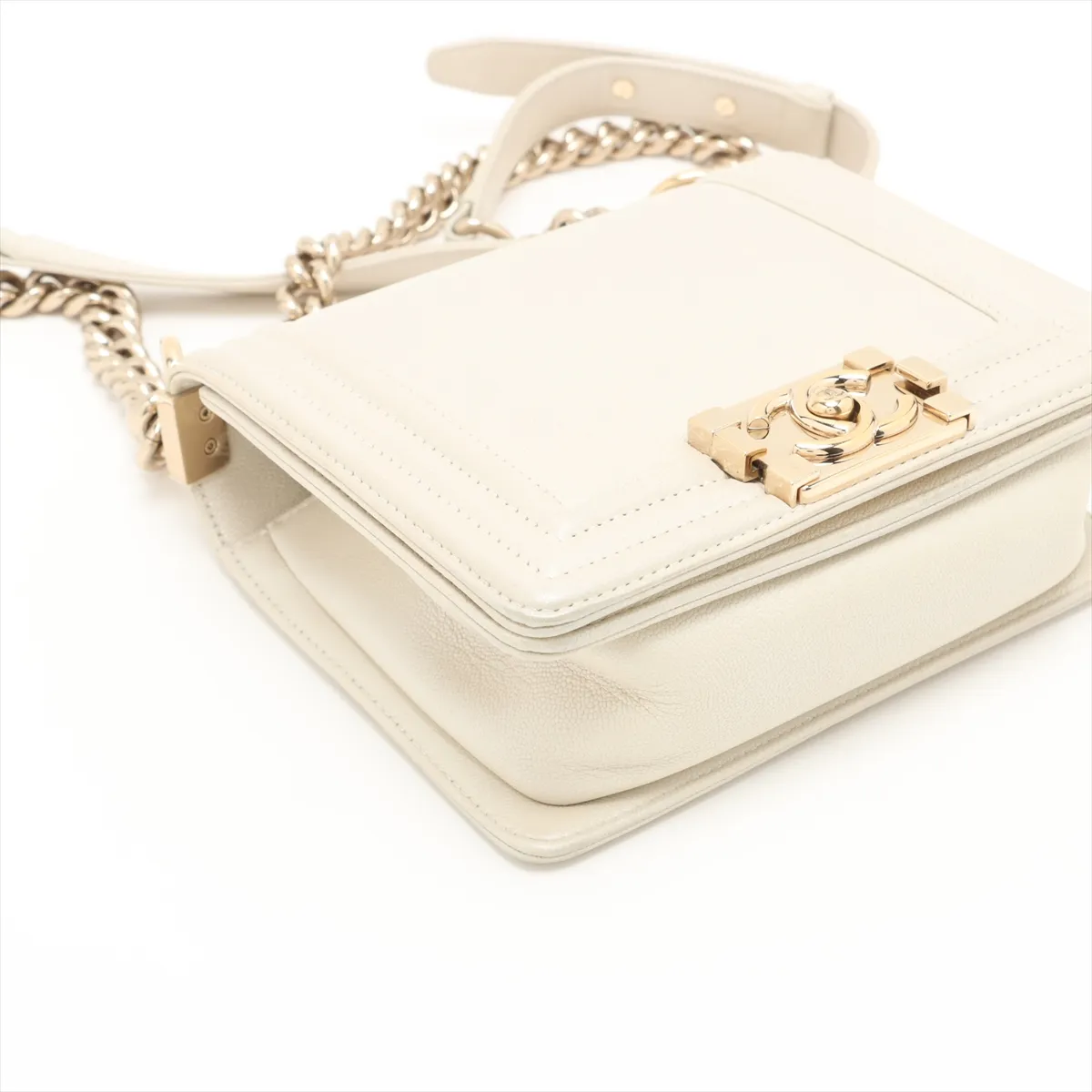 Boy Chanel Caviar Skin Chain Shoulder Bag White Gold Hardware K754AE5K Random Plate — view 4