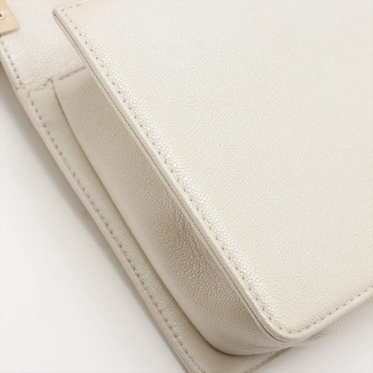 Boy Chanel Caviar Skin Chain Shoulder Bag White Gold Hardware K754AE5K Random Plate — view 10