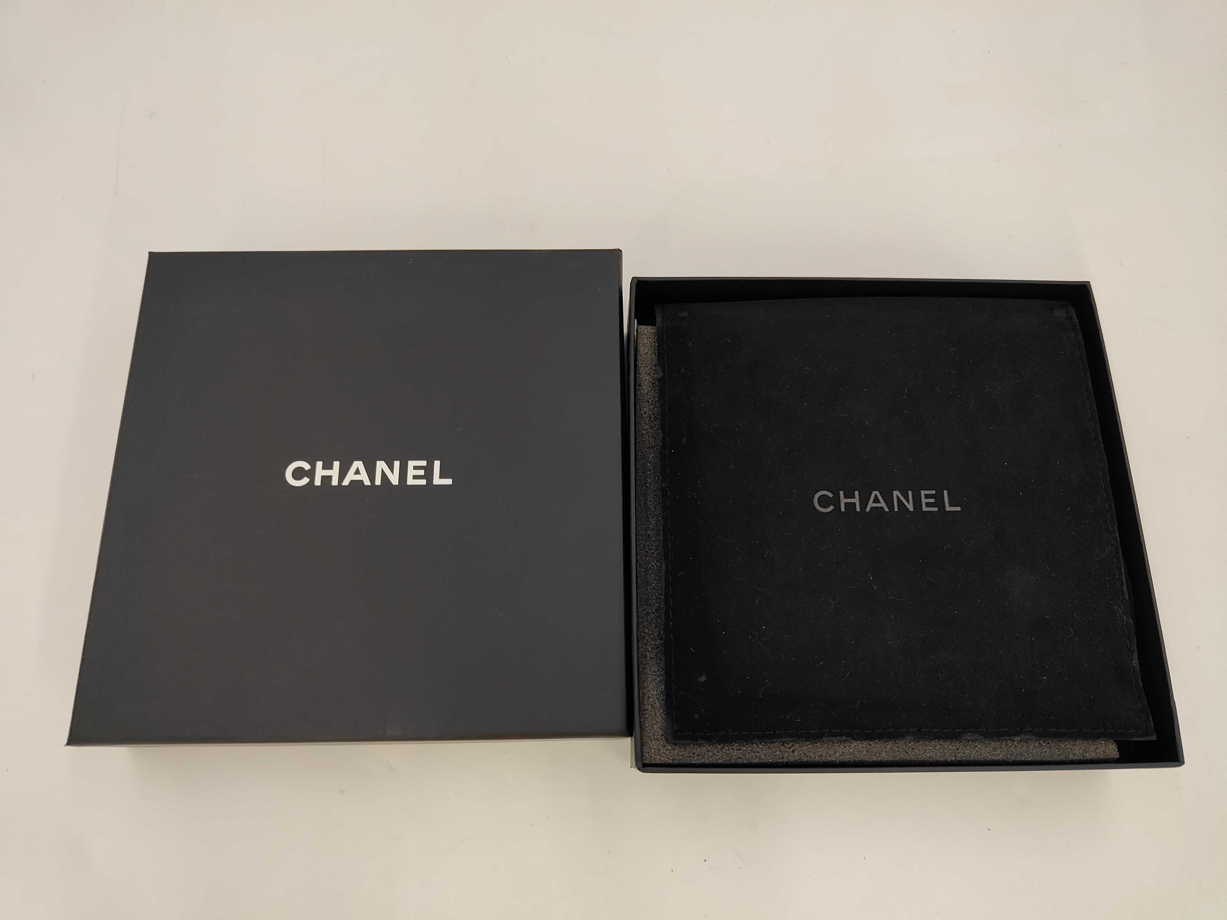 Coco Mark A17B Box Necklace — view 8