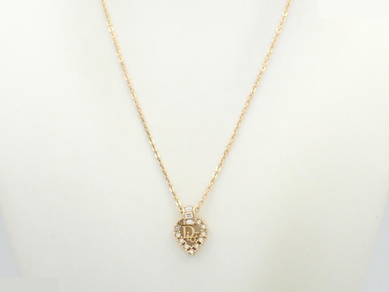 Other lines: Precious metals, necklaces, pendants — view 3