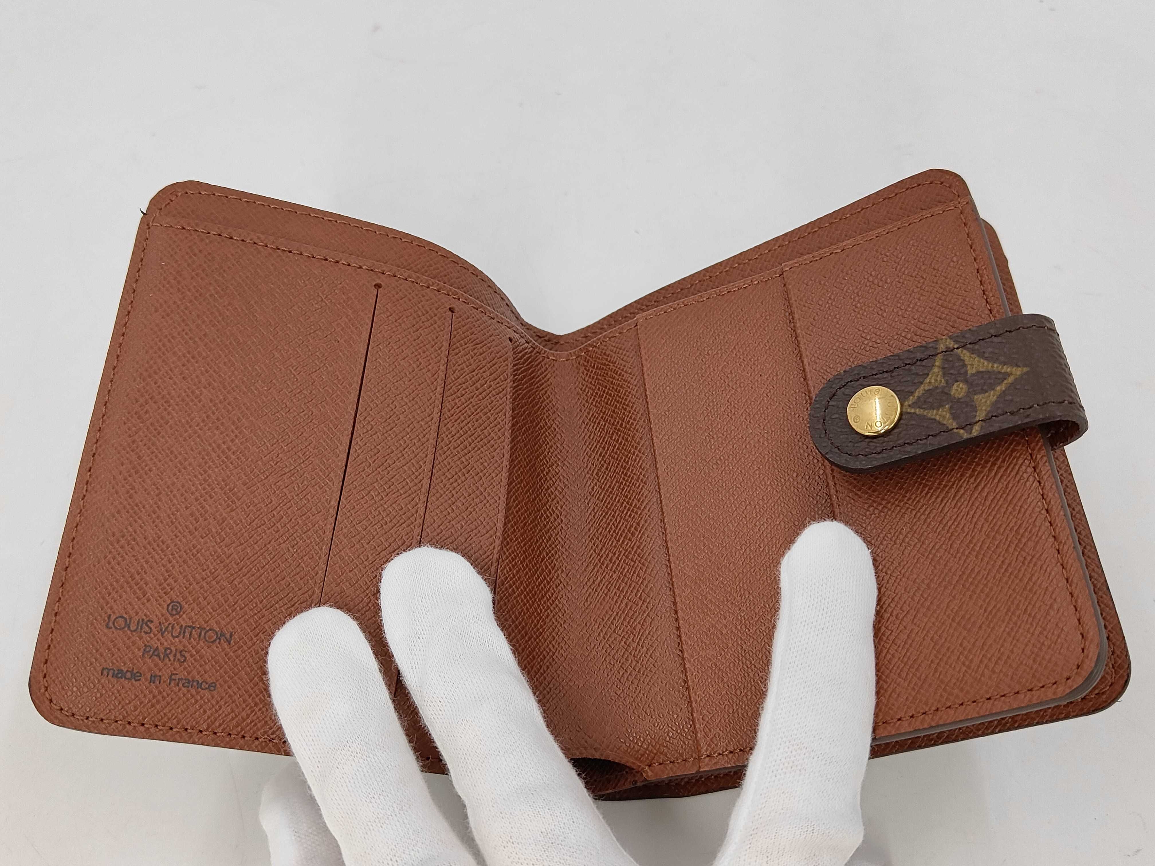 Monogram Louis Vuitton Monogram Compact Zip M61667/M1011 Box Wallet — view 5