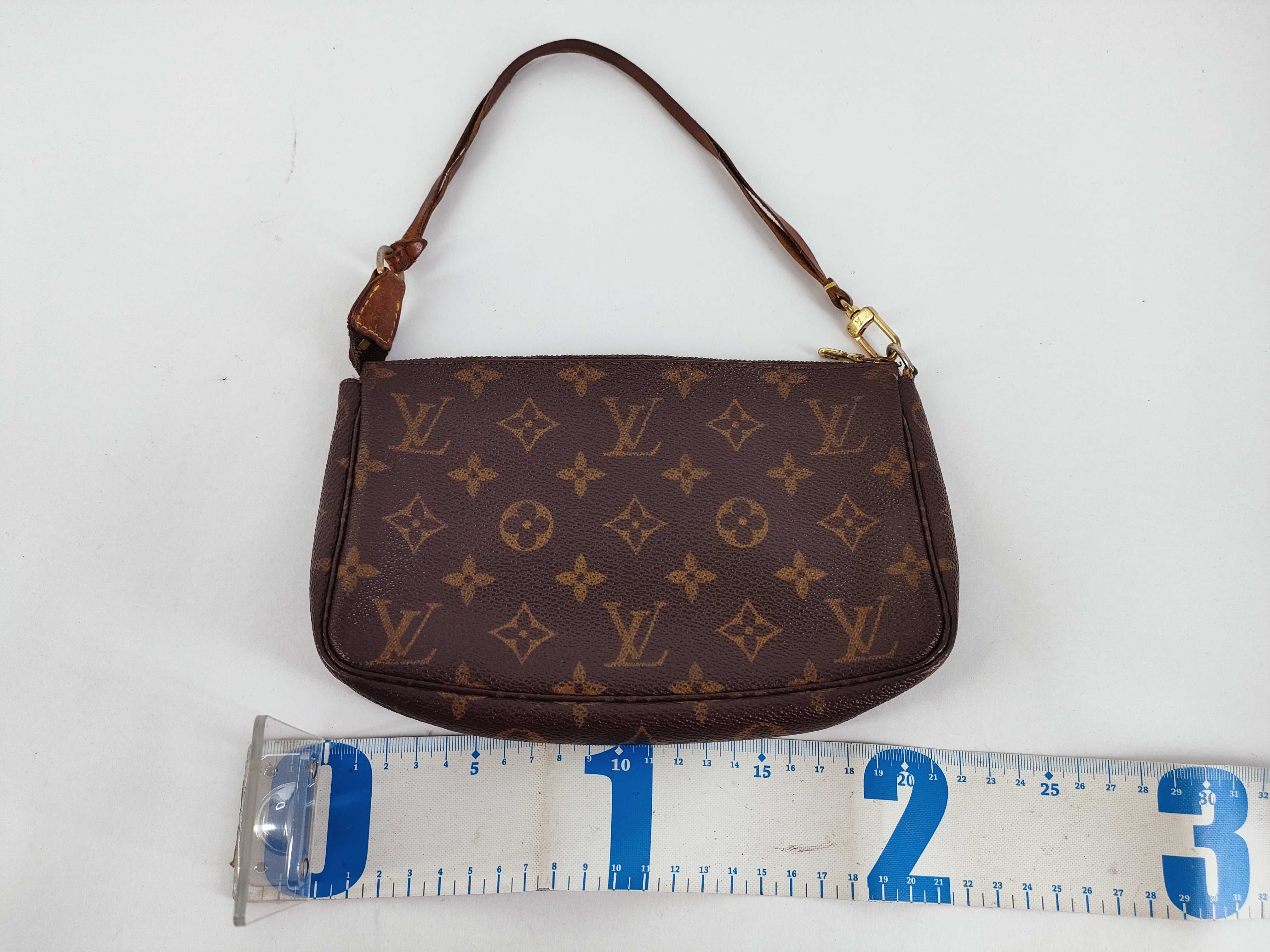 Monogram Pochette Accessoires Monogram M51980 Pouch — view 2