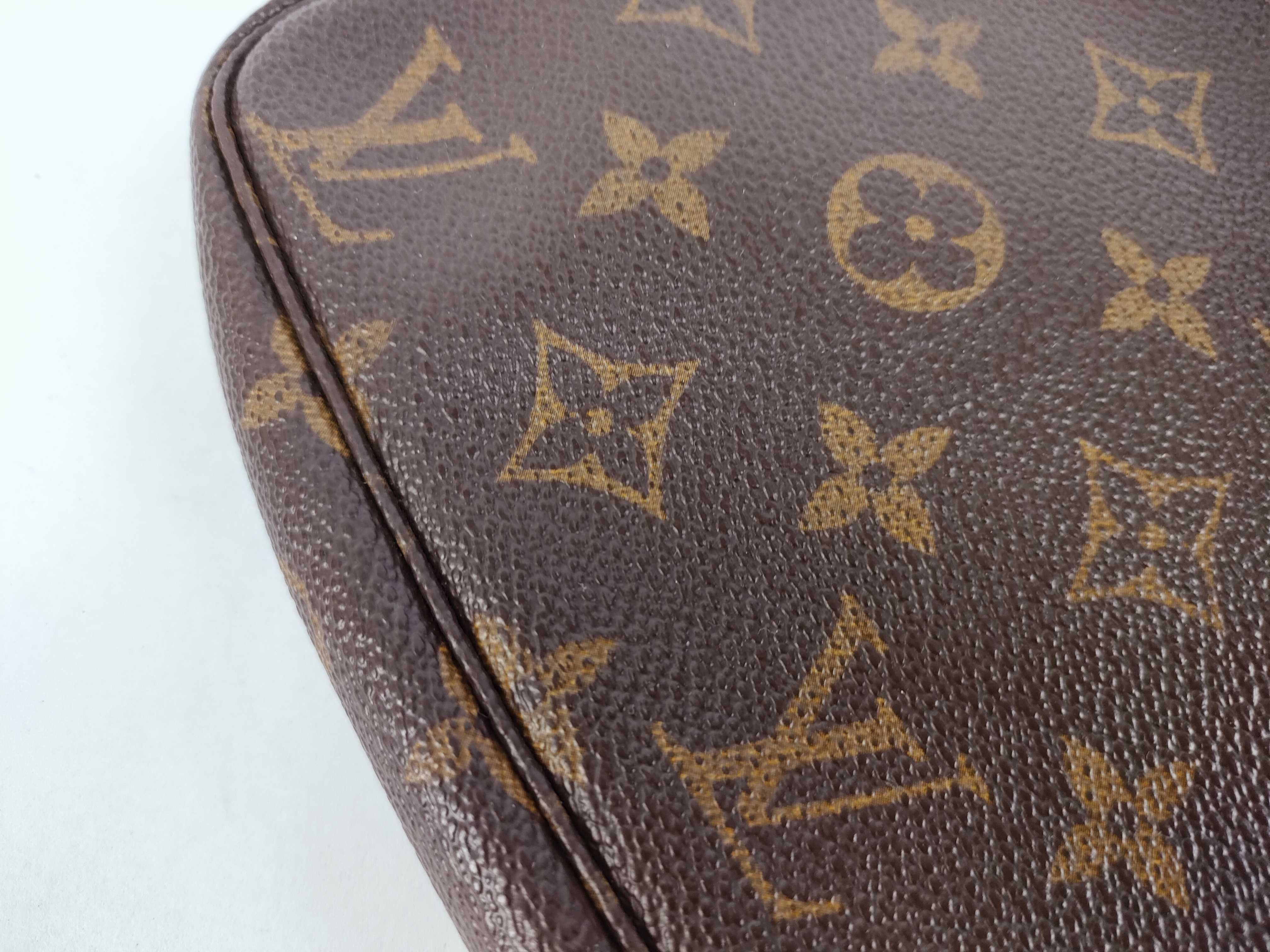 Monogram Pochette Accessoires Monogram M51980 Pouch — view 13
