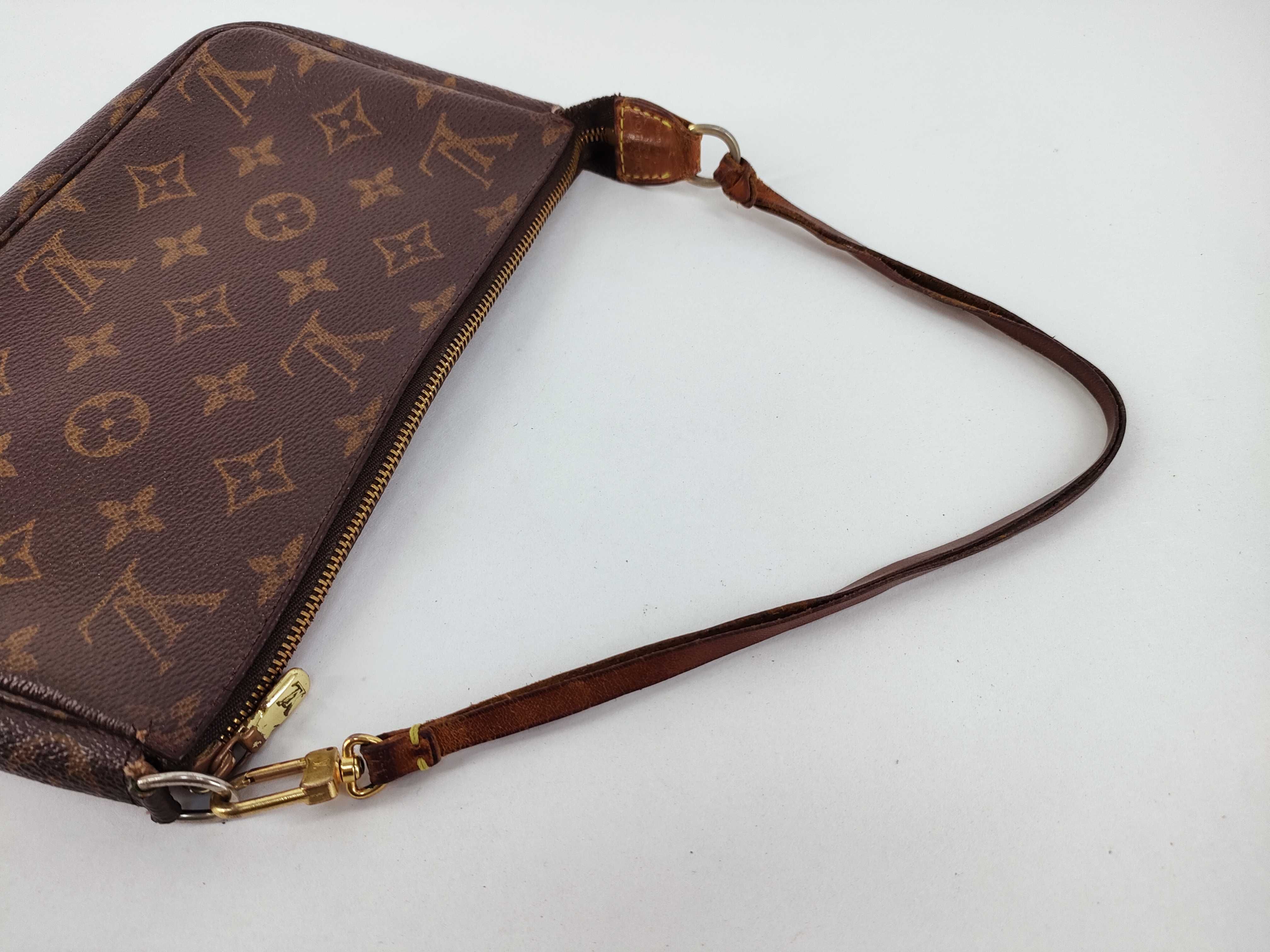 Monogram Pochette Accessoires Monogram M51980 Pouch — view 3