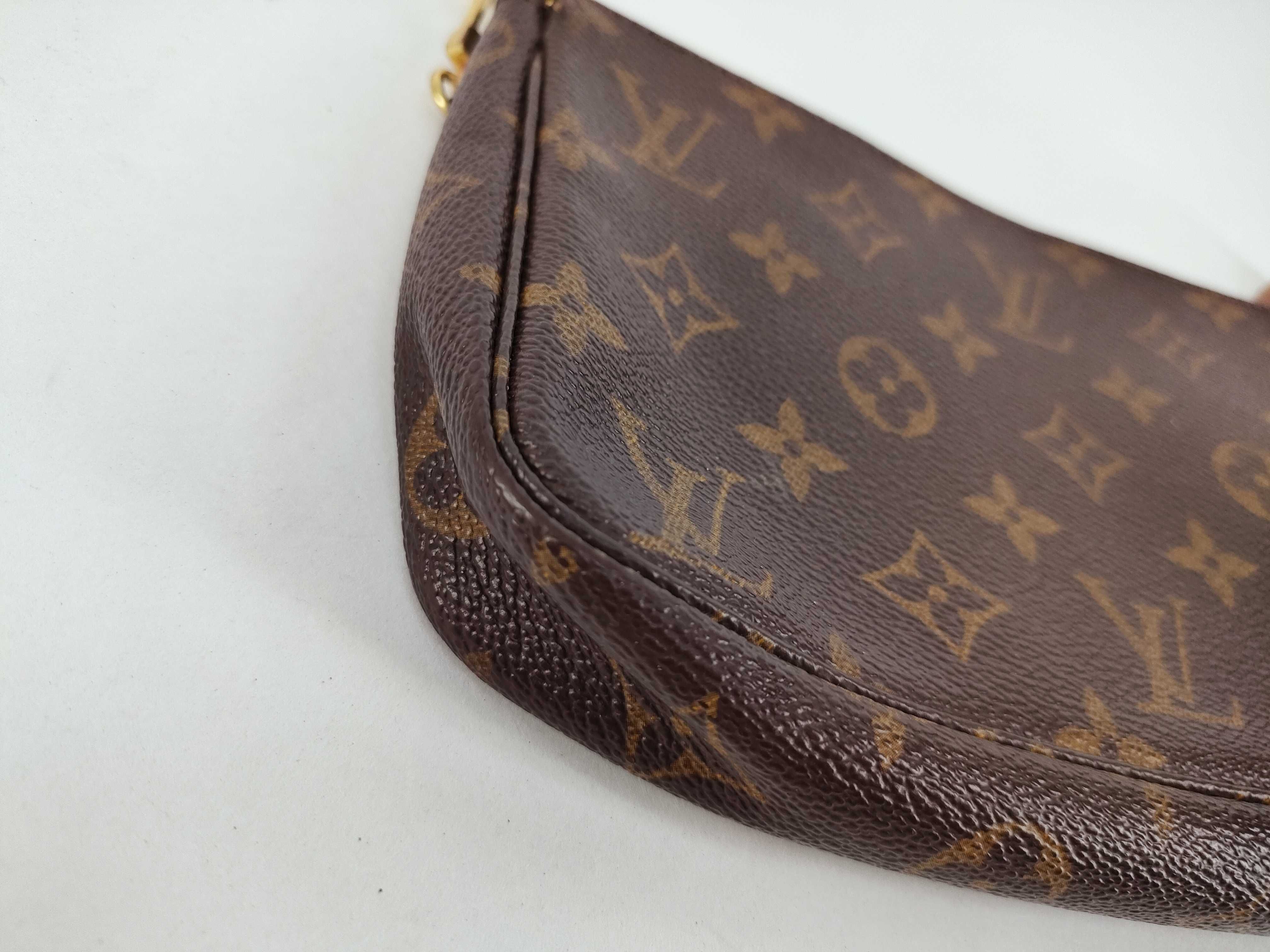 Monogram Pochette Accessoires Monogram M51980 Pouch — view 8