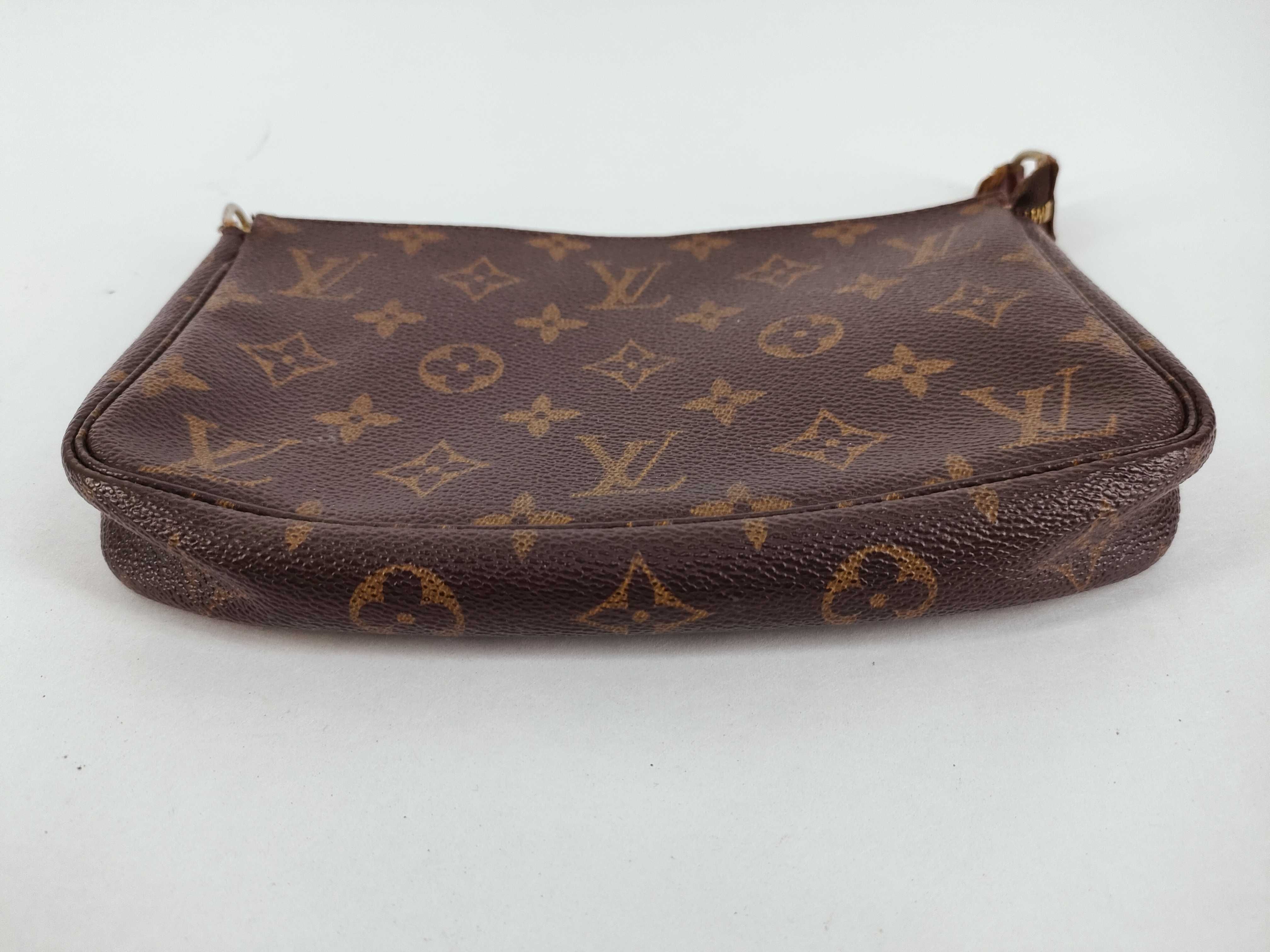 Monogram Pochette Accessoires Monogram M51980 Pouch — view 9