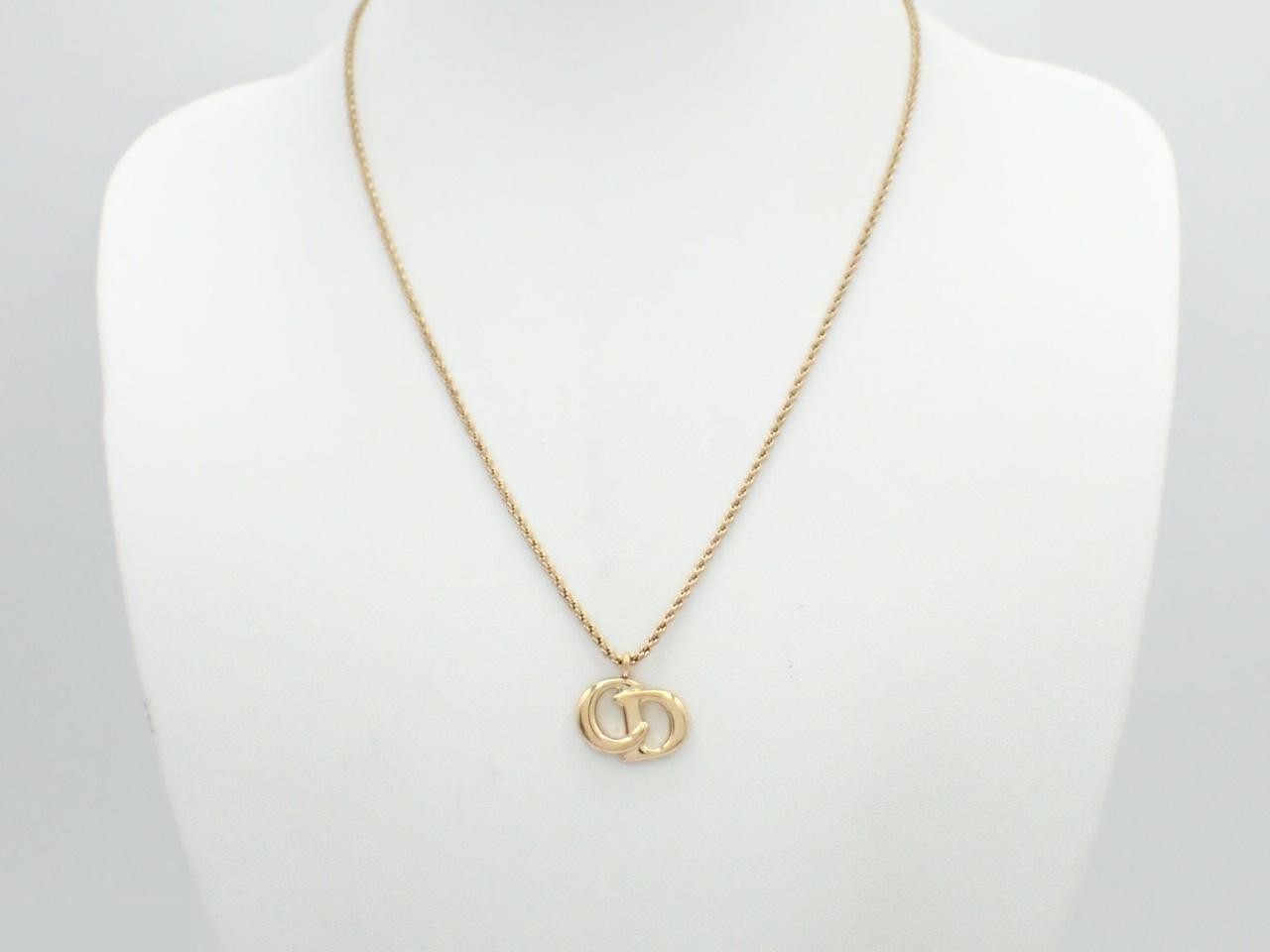 Other lines: Precious metals, necklaces, pendants — view 3