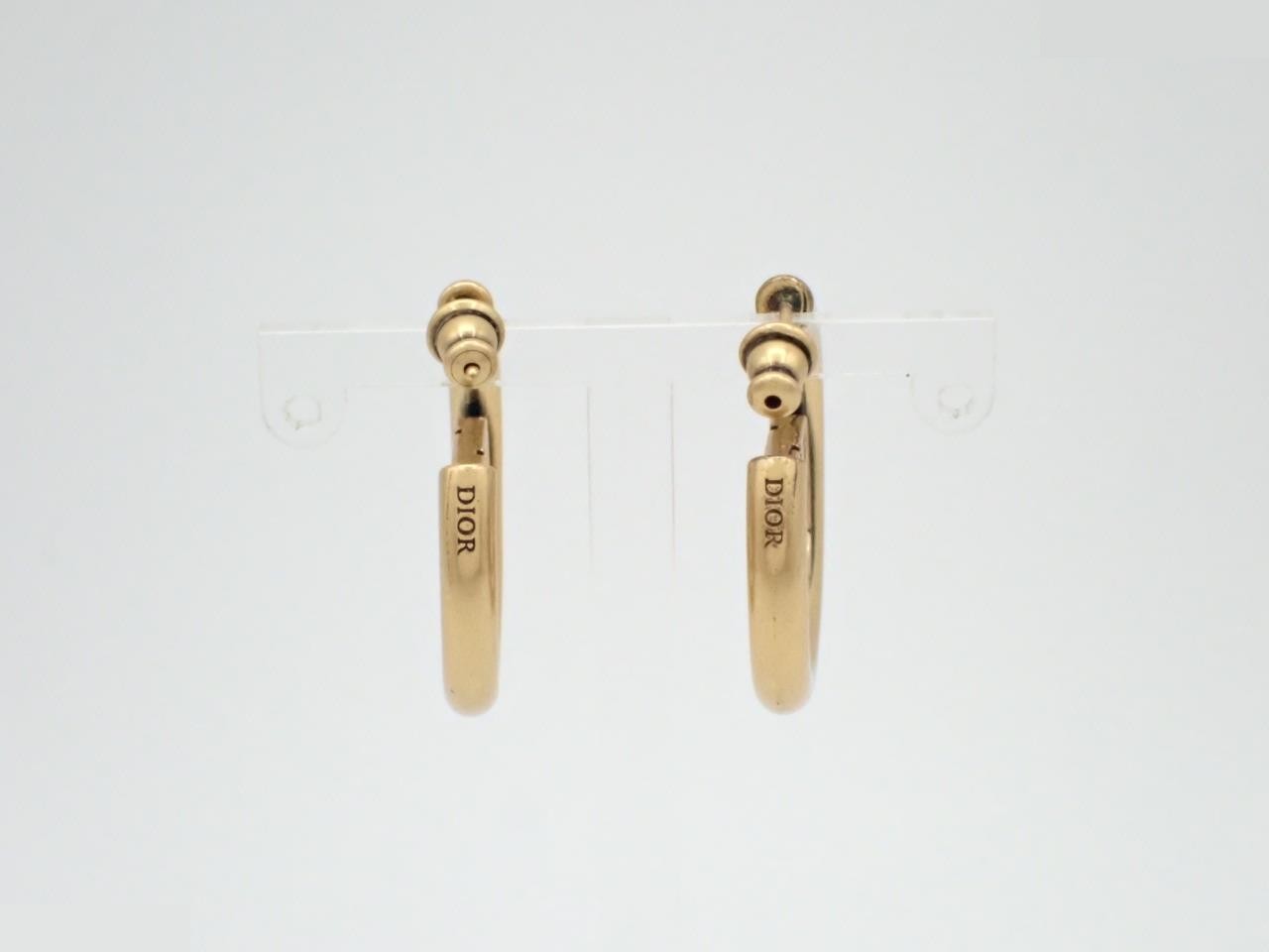 gold — view 2