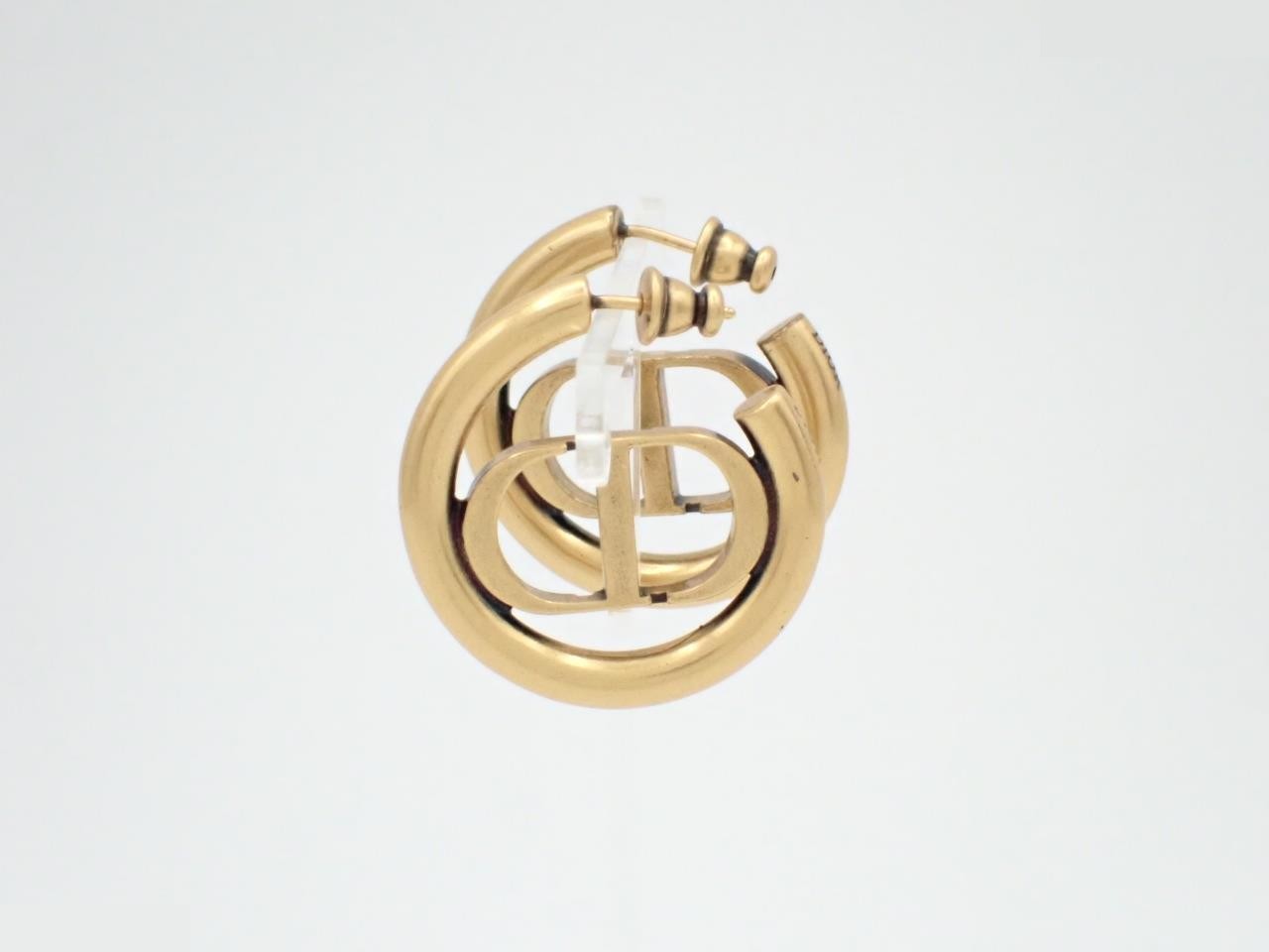 gold — view 3